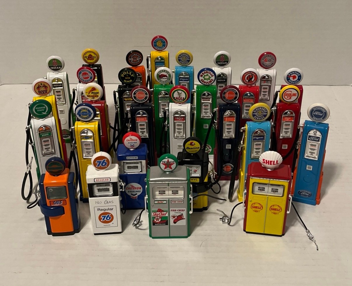 Lot Of 29 Diecast Miniature Gas Pump Buick, Ford, Chevrolet, Etc.. 1:18 Scale