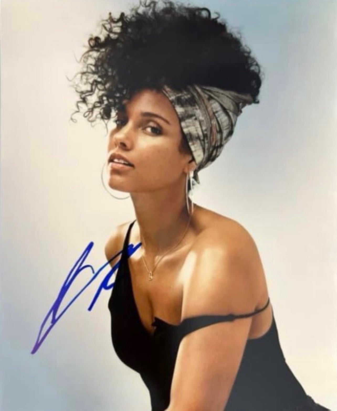 Alicia Keys Signed 8x10