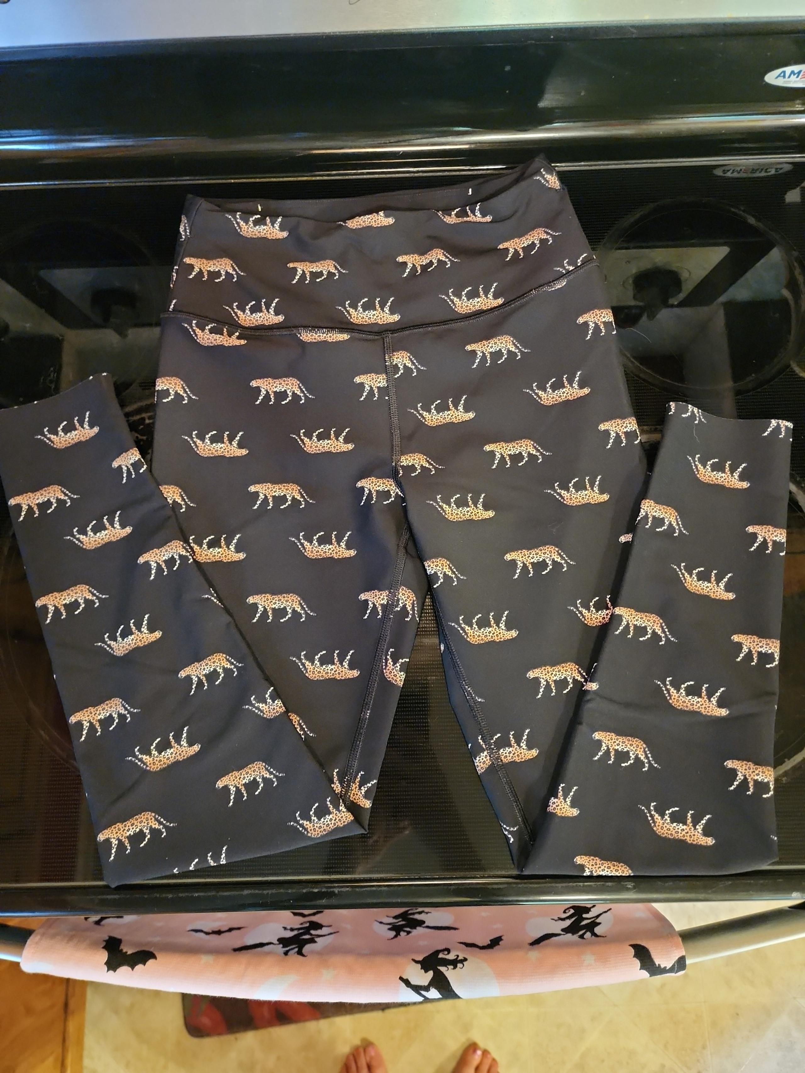 Victoria Secret sports leggings *cheetah design*