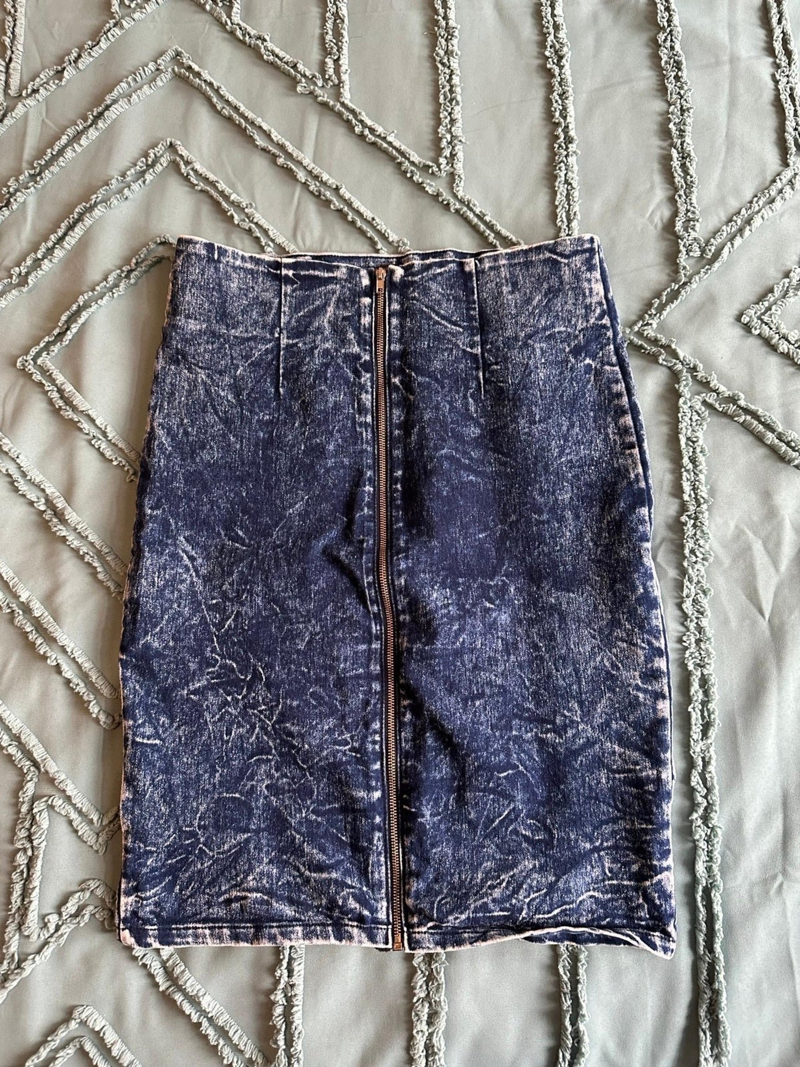 Forever 21 women’s skirt small blue Acid Wash Denim Jean Zipper Pencil 90’s