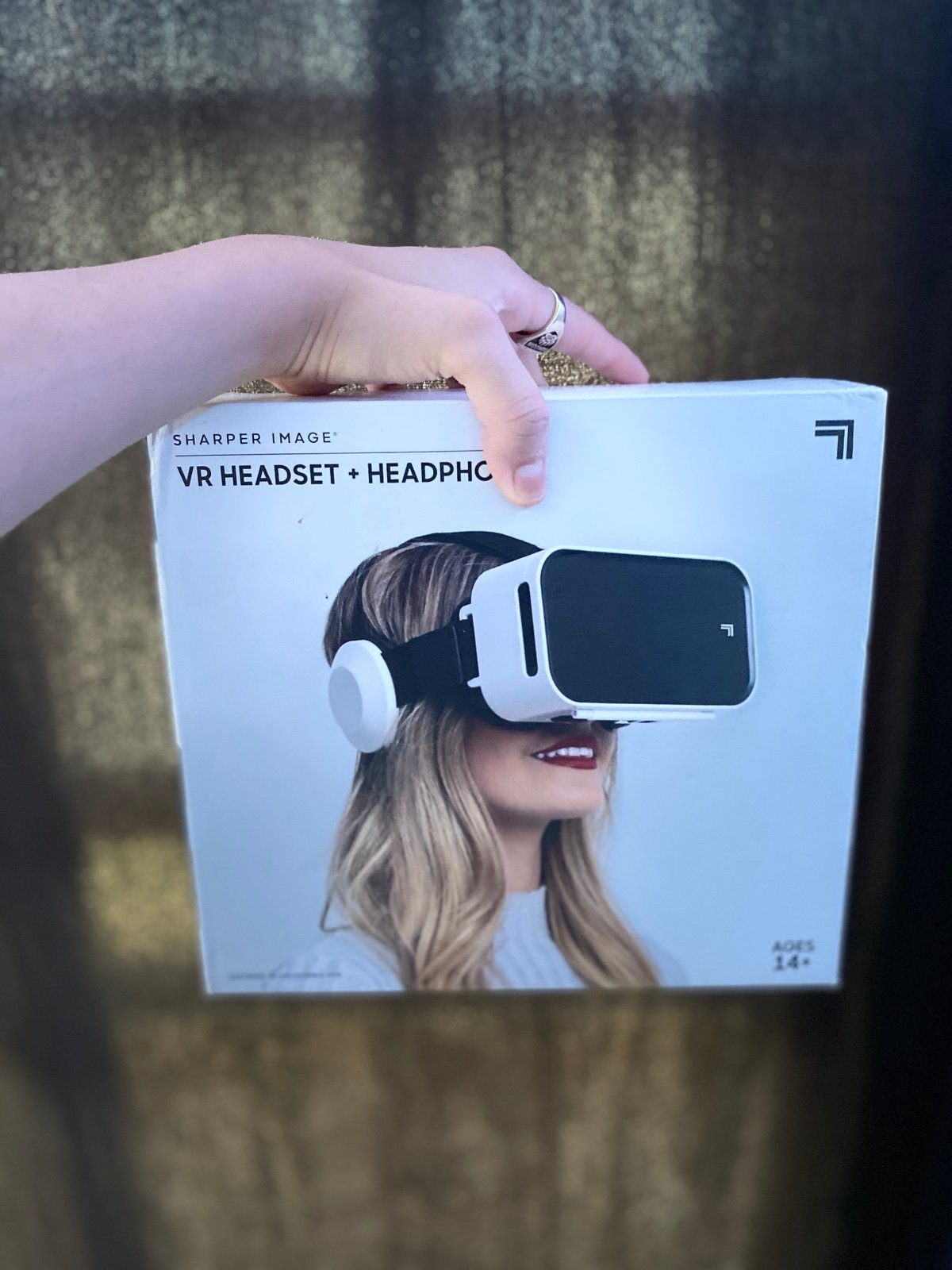 VR HEADSET + HEADPHONES
