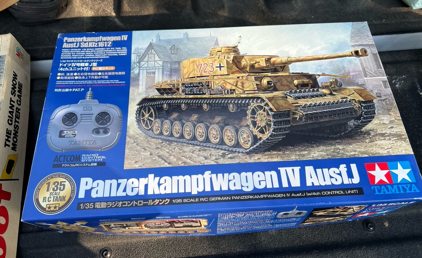 TAMIYA 1/35 Panzer IV Type J German WWII R/C Tank model Kit