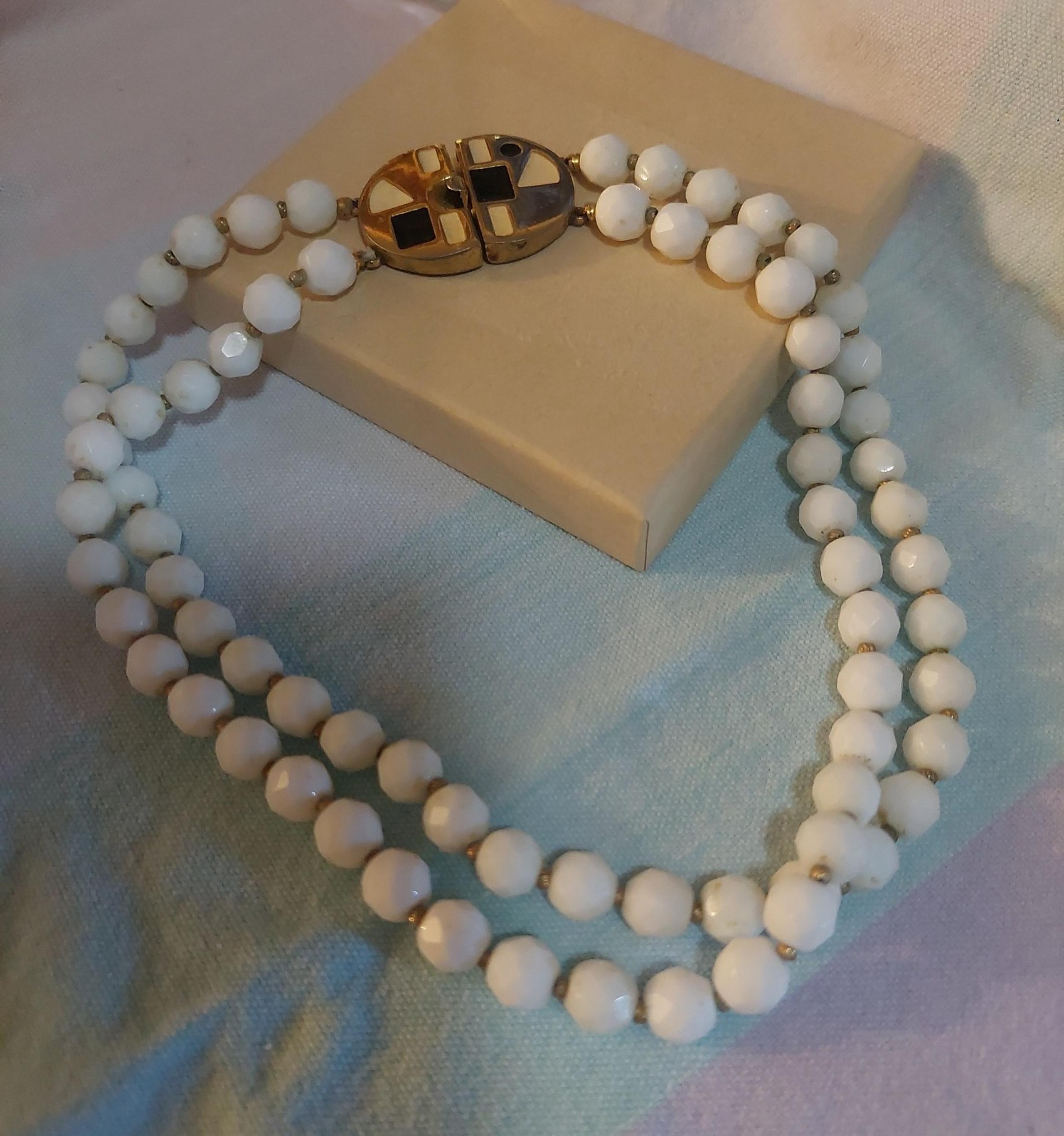Signed Vtg 1980 Paris New York Givency Necklace Cream White Glass Beads.