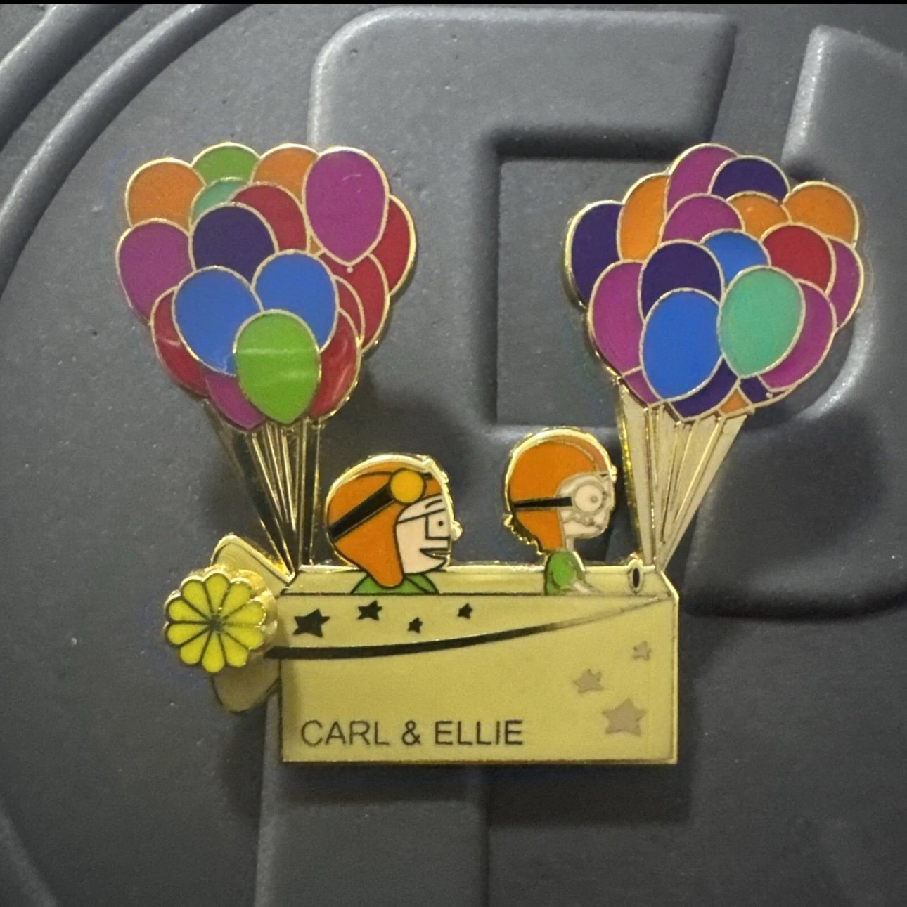 Disney Pixar Up Carl and Ellie Pin Super Rare Limited Edition 30 Fantasy Moving