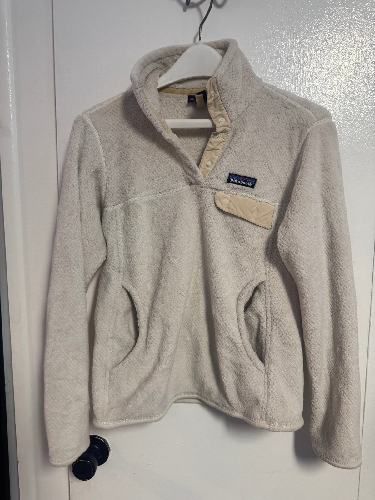 Patagonia Ivory Mini Logo Snap Tee Pullover Fleece Sweater Women's S