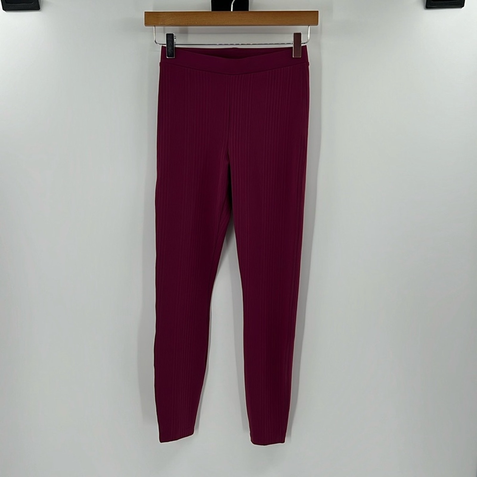 Alo Yoga Women's Ribbed Leggings - Raspberry - Small