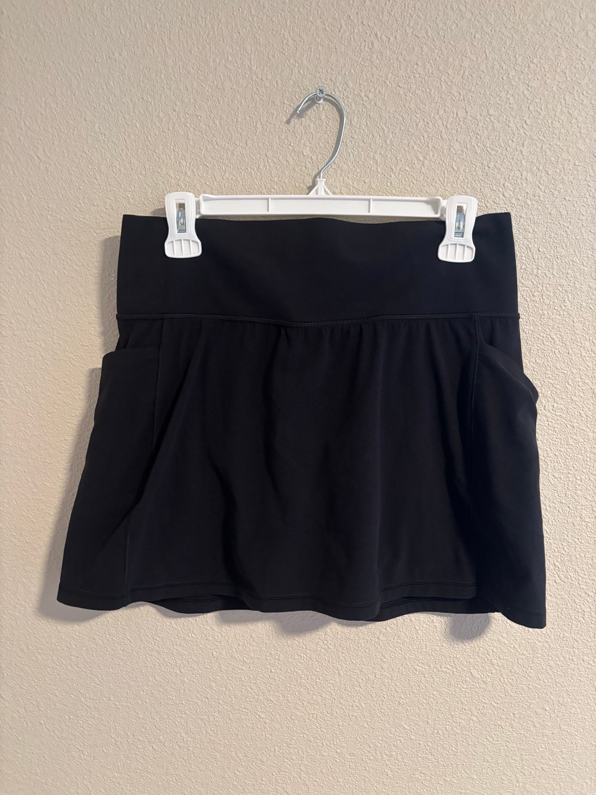 Athleta Salutation Stash pocket 14.5” skort size medium