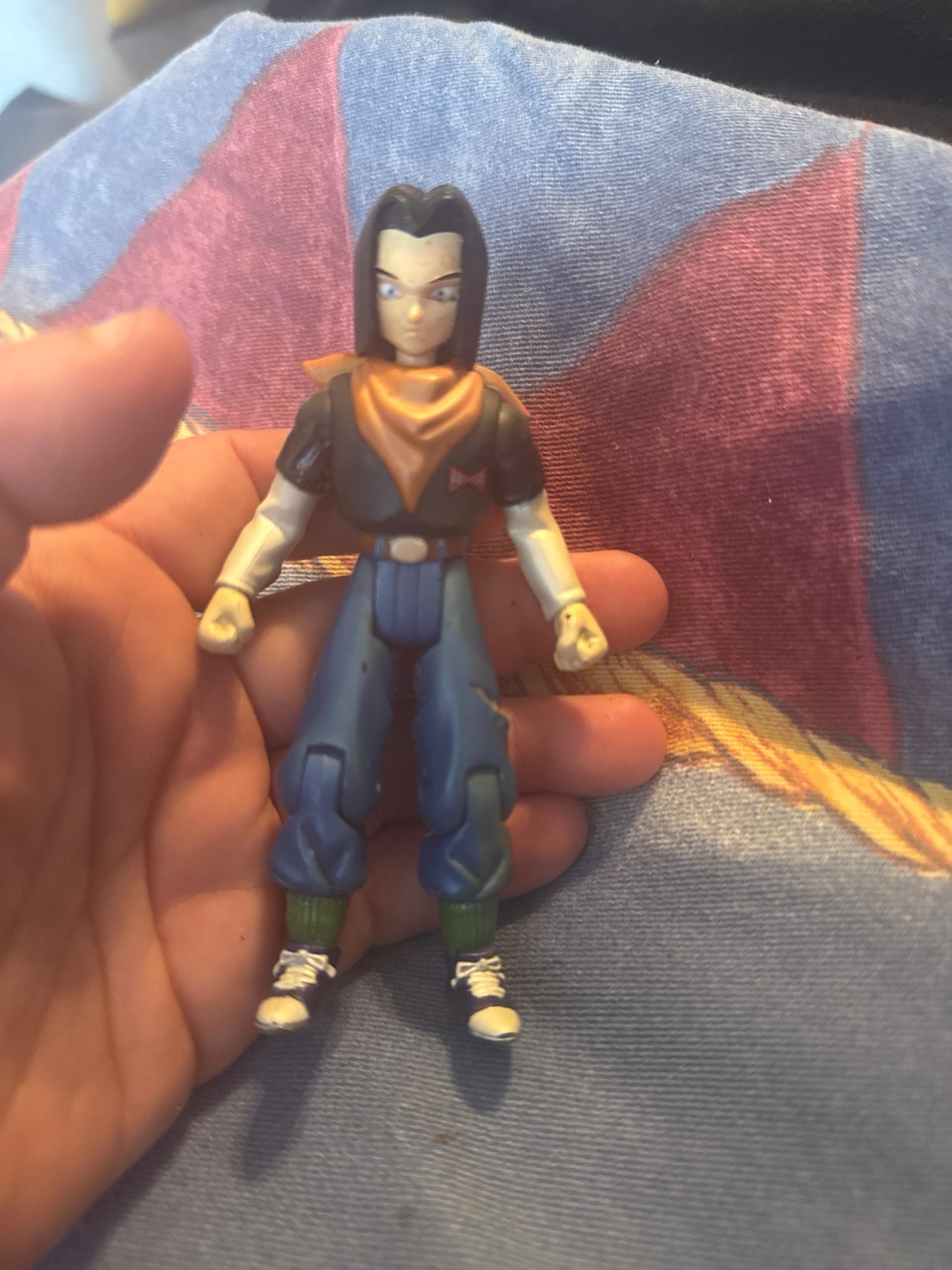 Dragon Ball Z DBZ Irwin Toys Bandai Series 4 ANDROID 17 Action Figure 4.5" 2001