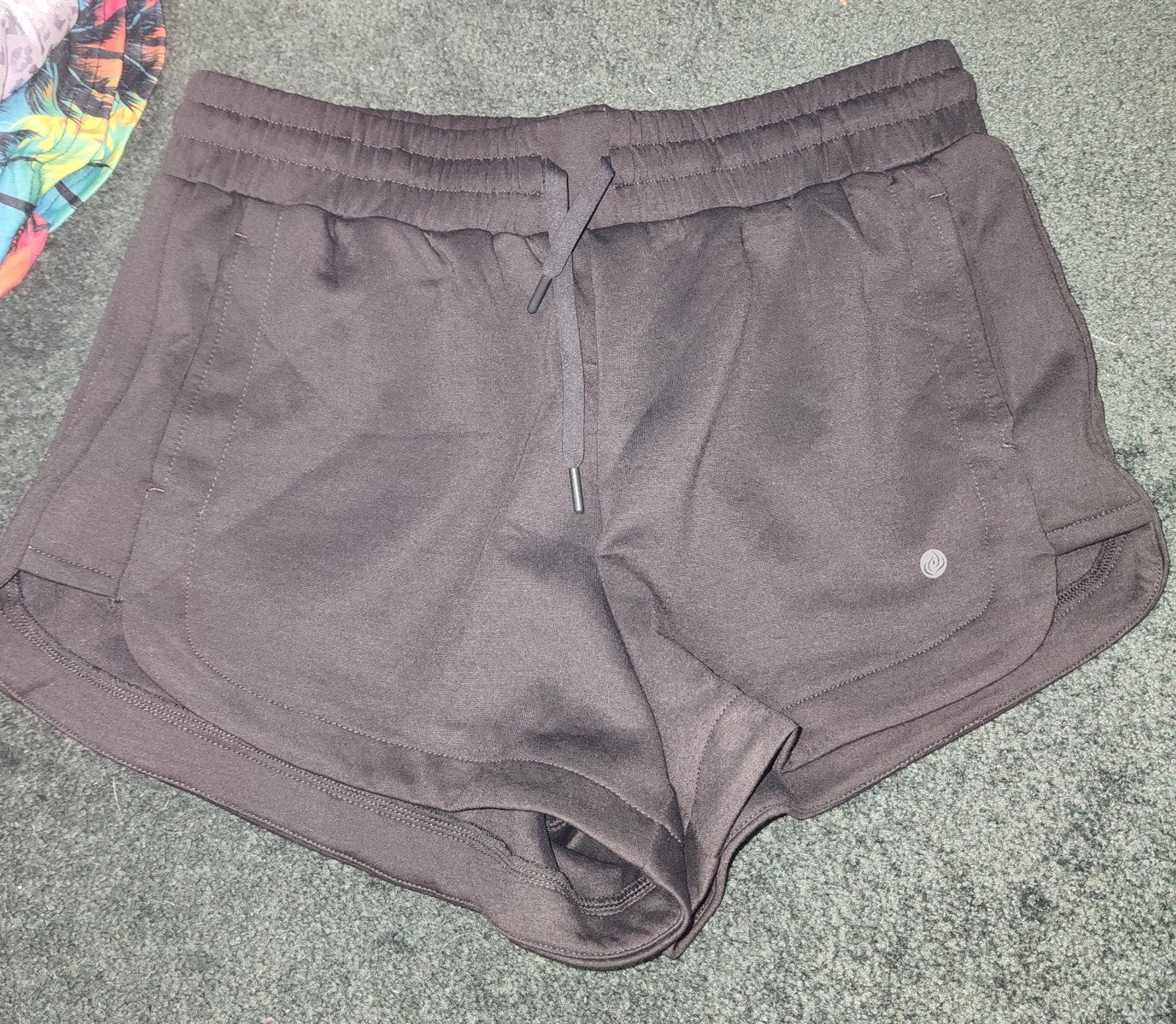 Womens athletic shorts - Apana