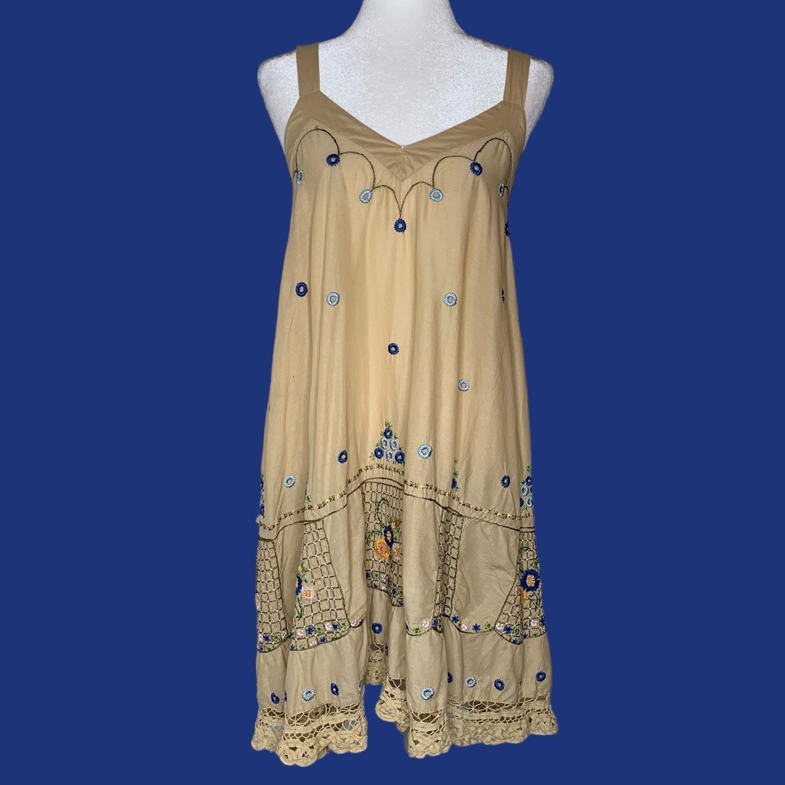 Antik Batik Floral Embroidery Dress