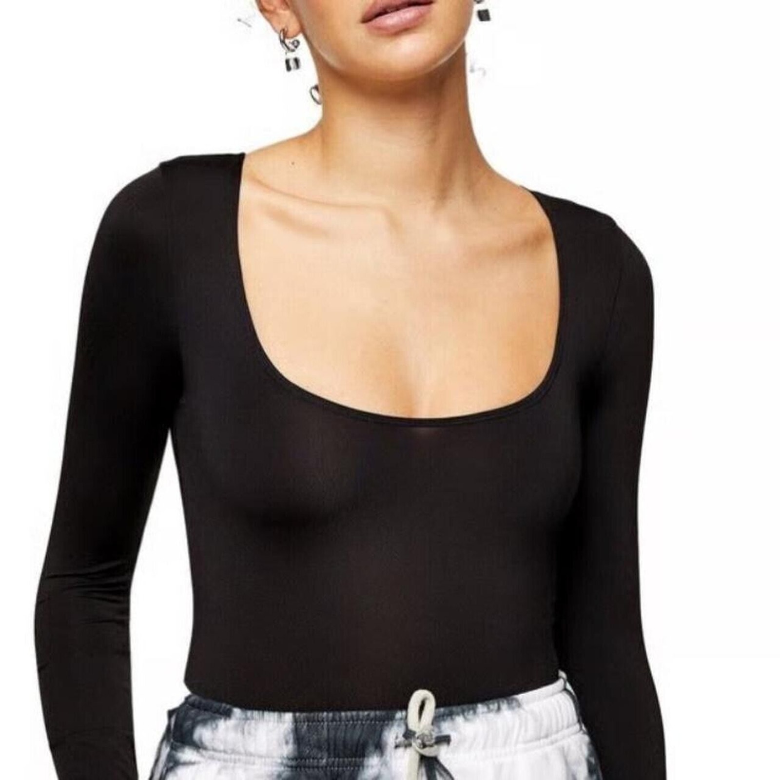 Topshop NWT Long Sleeve Rounded Neckline Full Coverage Bodysuit Black Size 2