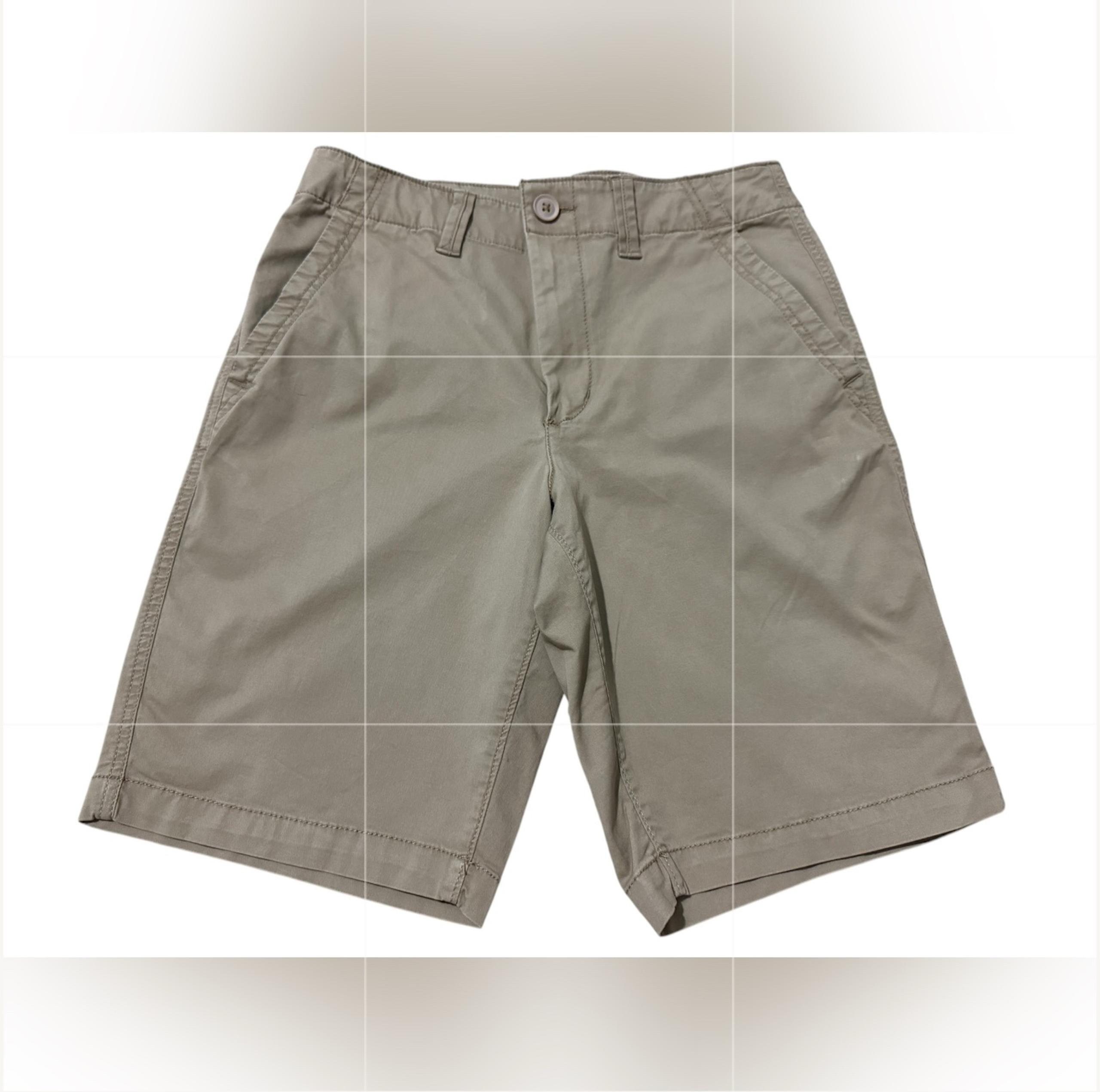 Sonoma Women’s The Everyday Shorts Size:29
Color:Khaki.