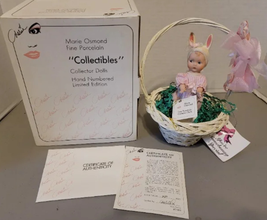 Rare Marie Osmond Porcelain Bunny Love 1995 Complete In The Box