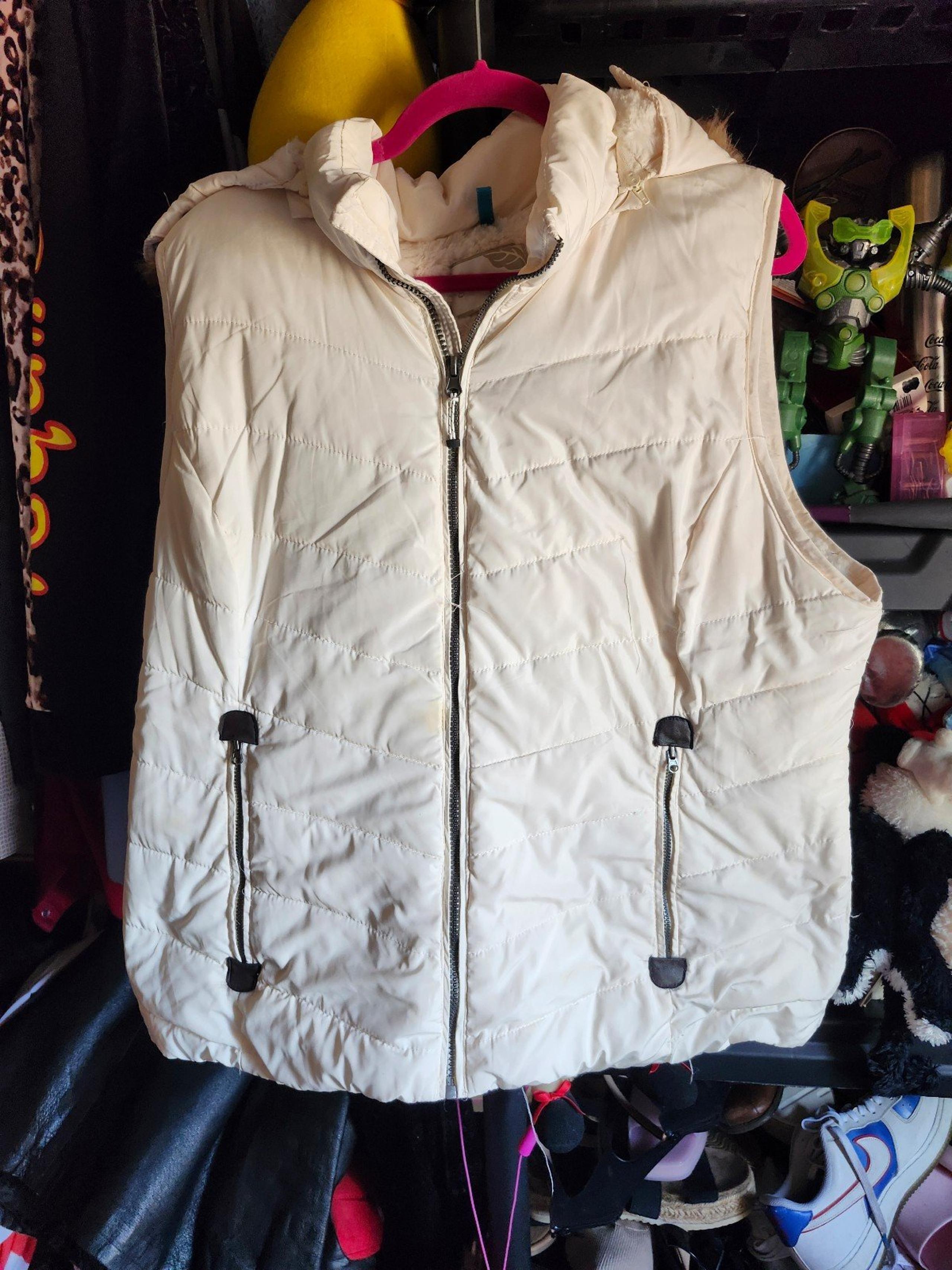 Plus size.faux fur vest