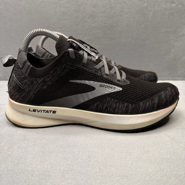 Womens Size 8 (B) Brooks Levitate 4 Shoes Black Gray Athletic Running Sneaker