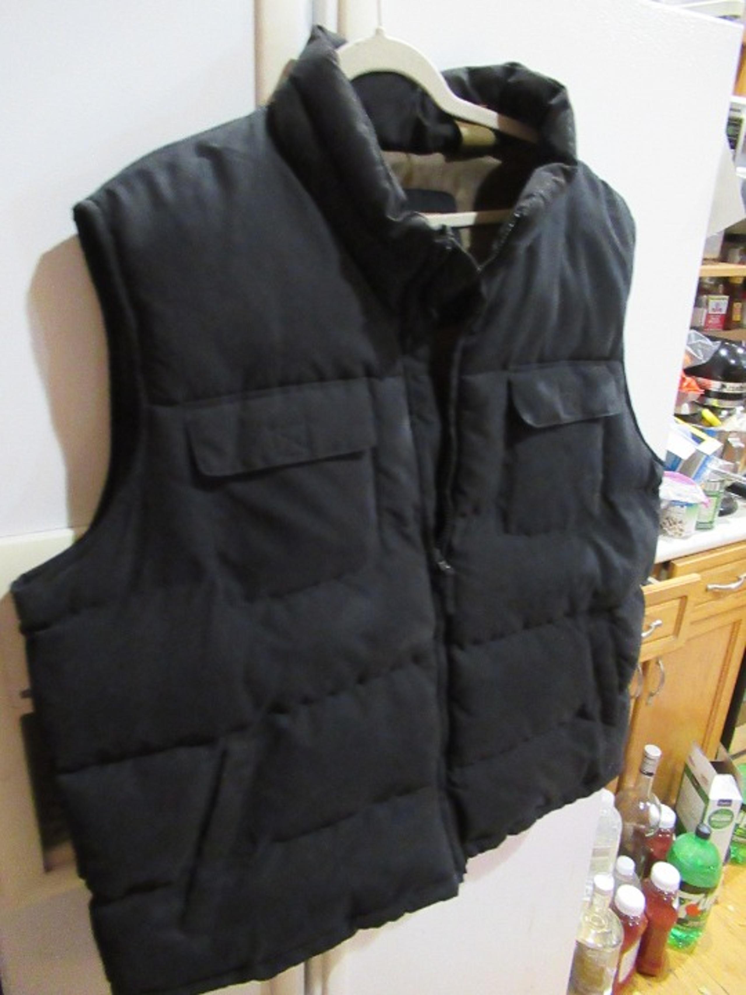 Mens St. John's Bay black  Puffer Vest xxl  Zipper
