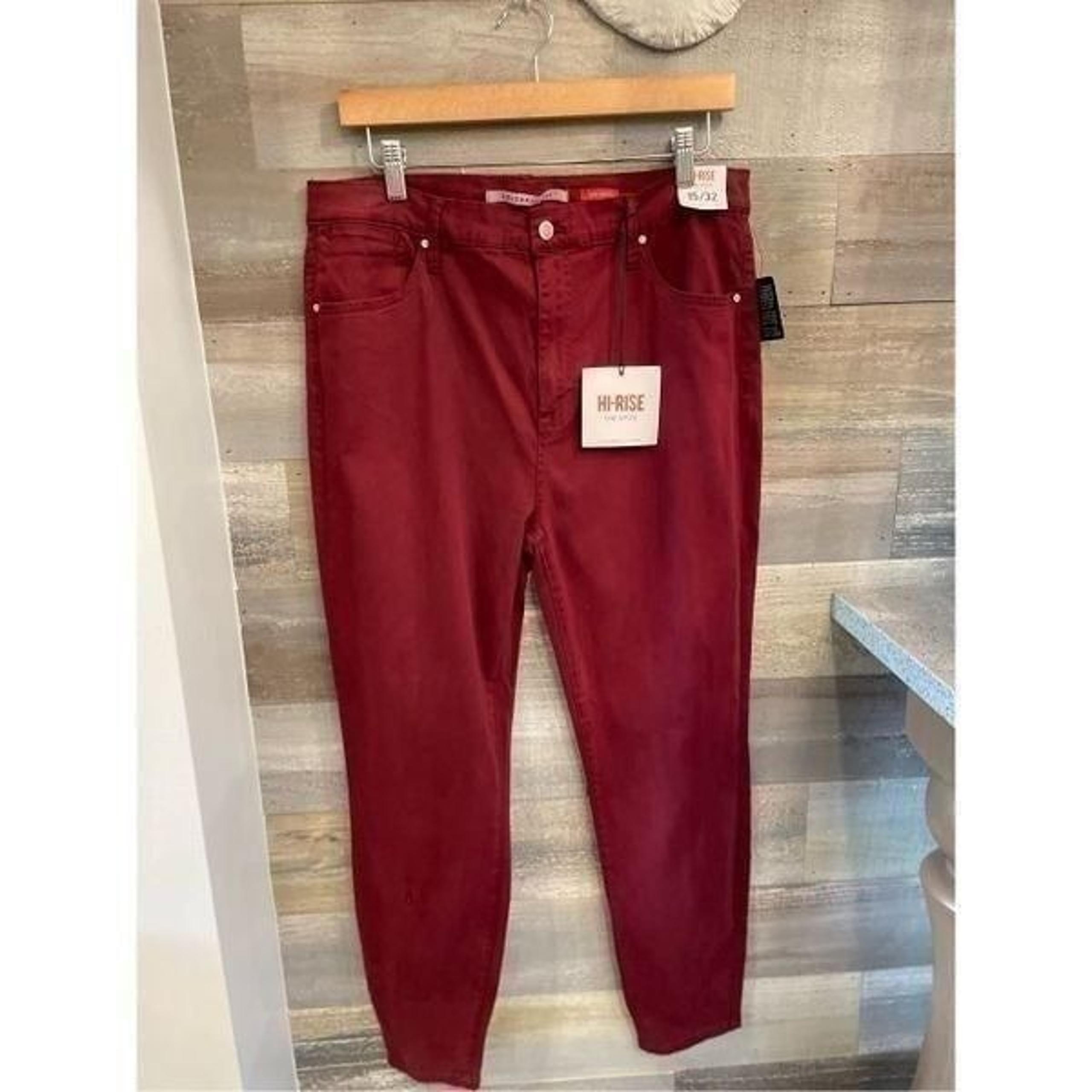 Celebrity pink the spice NWT juniors 15 burgundy stretch pants