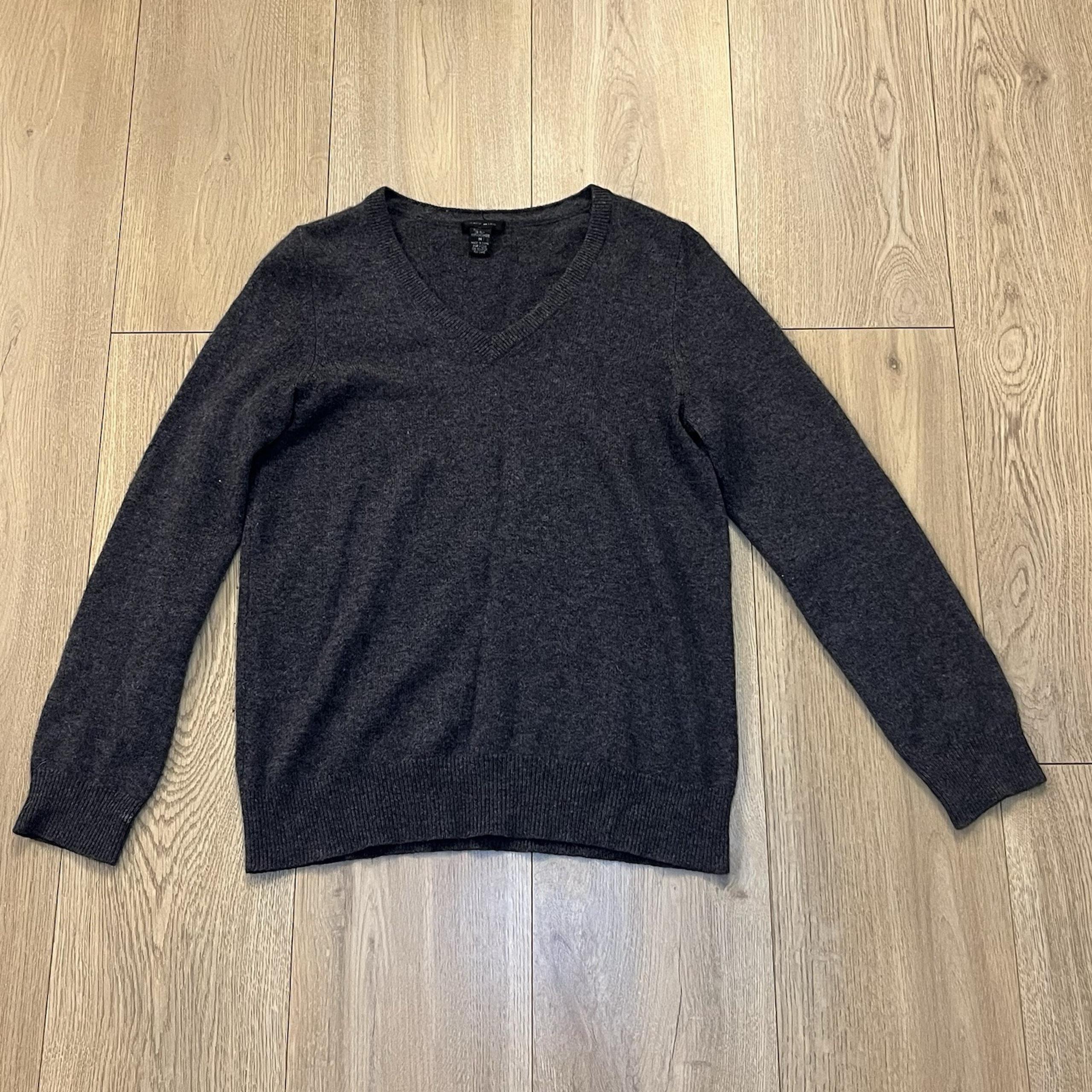 Only Mine Cashmere Sweater Charcoal Gray V-Neck Sz Medium