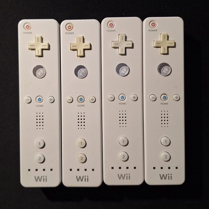 x4 Authentic Nintendo OEM Wii Remote White Controllers Tested Working RVL-003