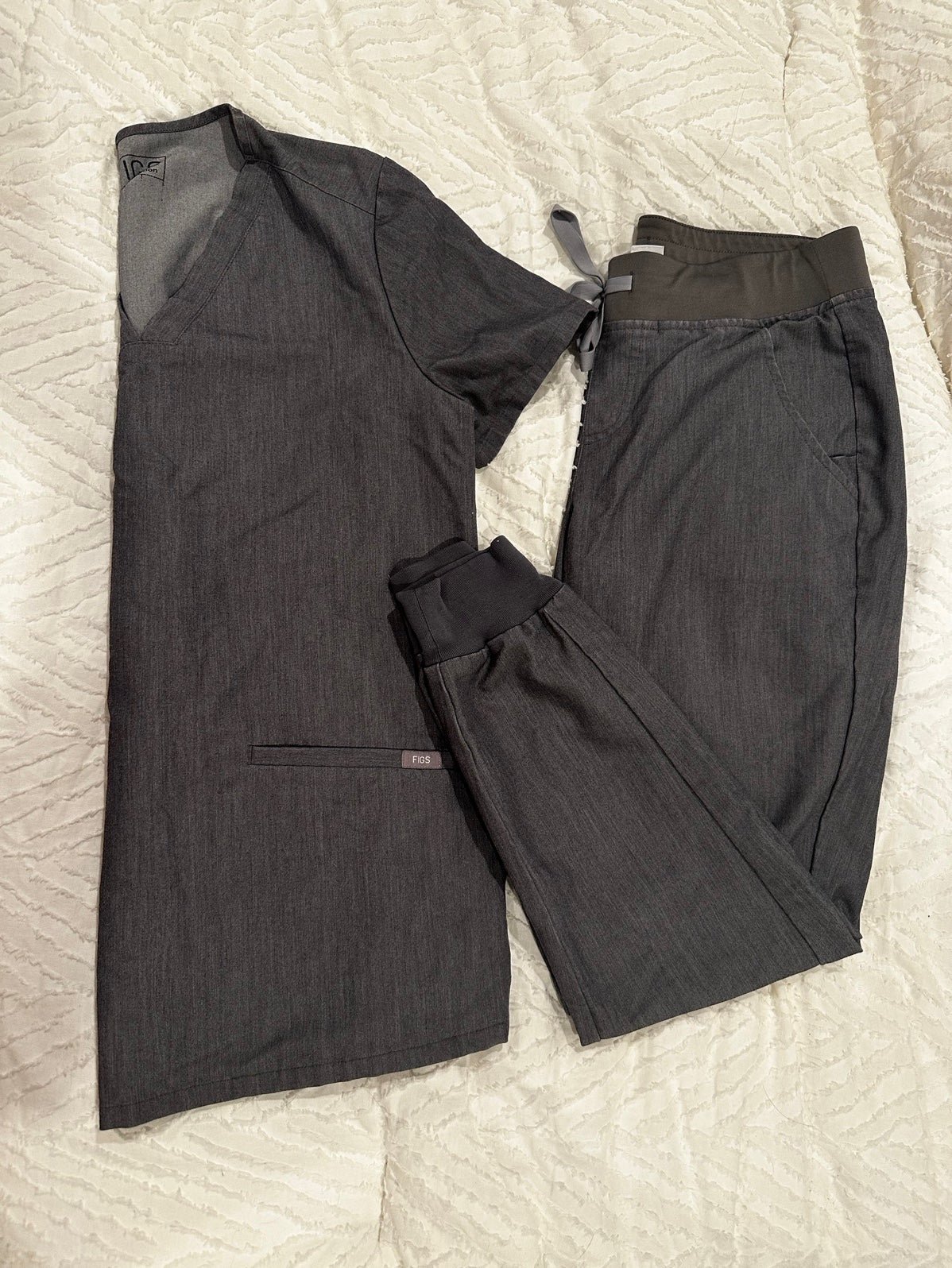 figs scrubs set small