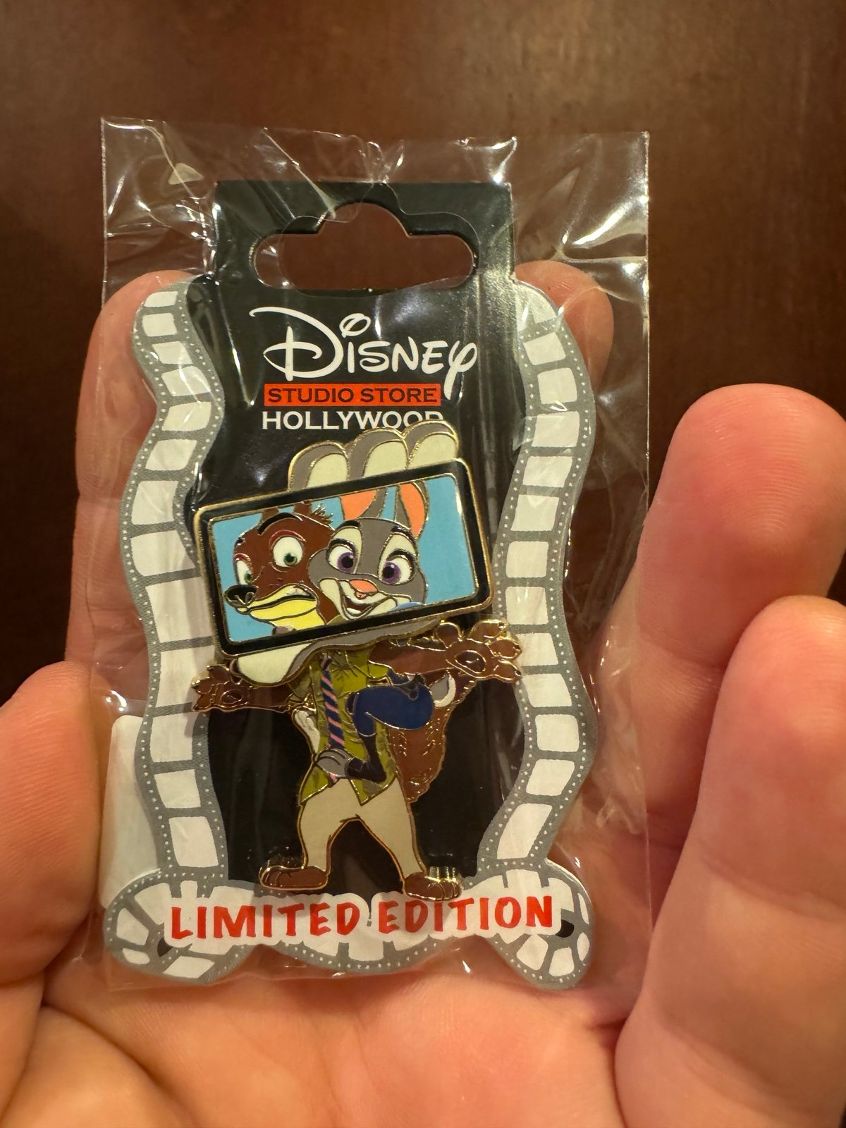 Zootopia Nick Judy Selfie Series DSSH Disney Pin