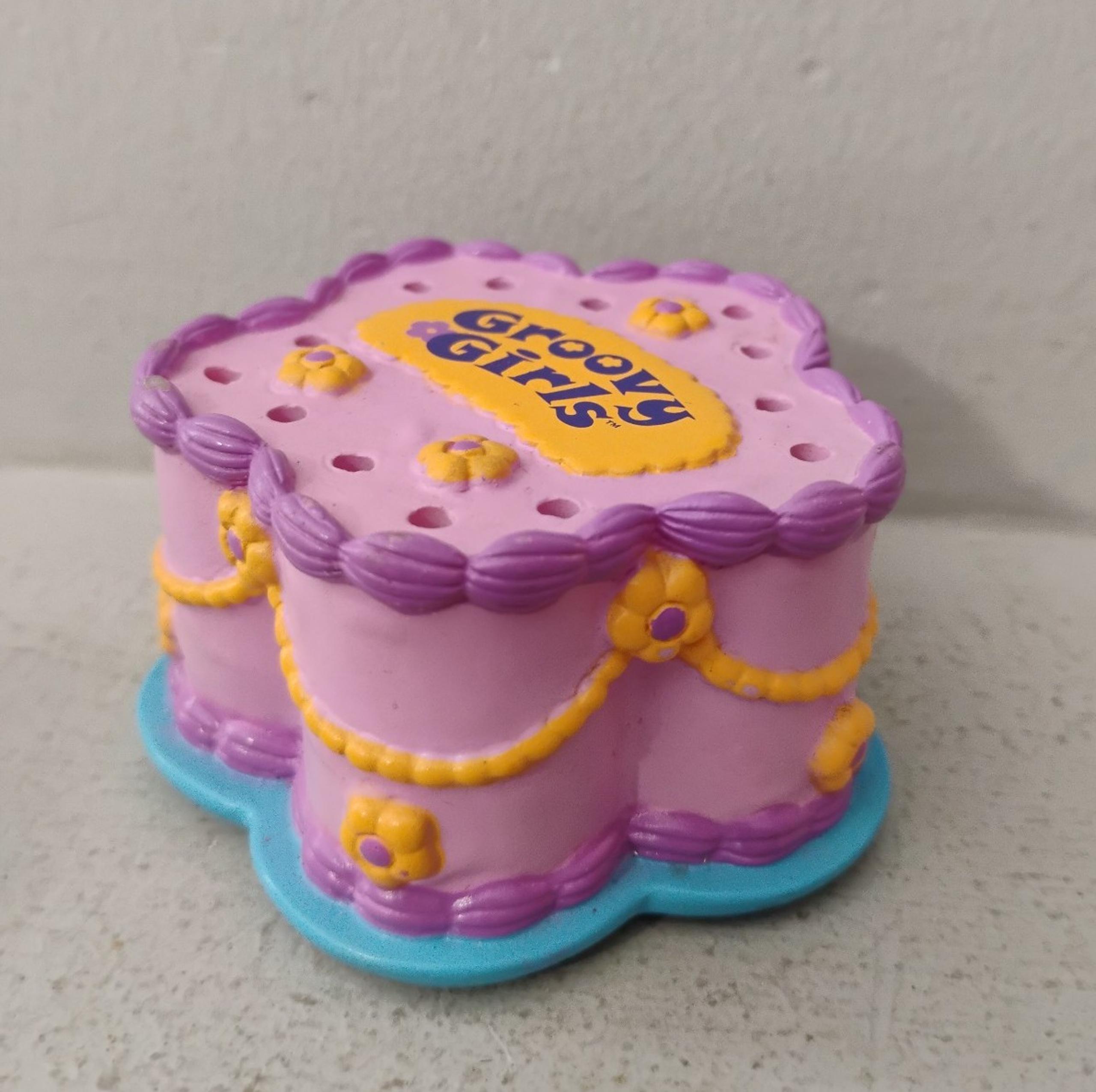 Vintage Groovy Girls Cake Accessory