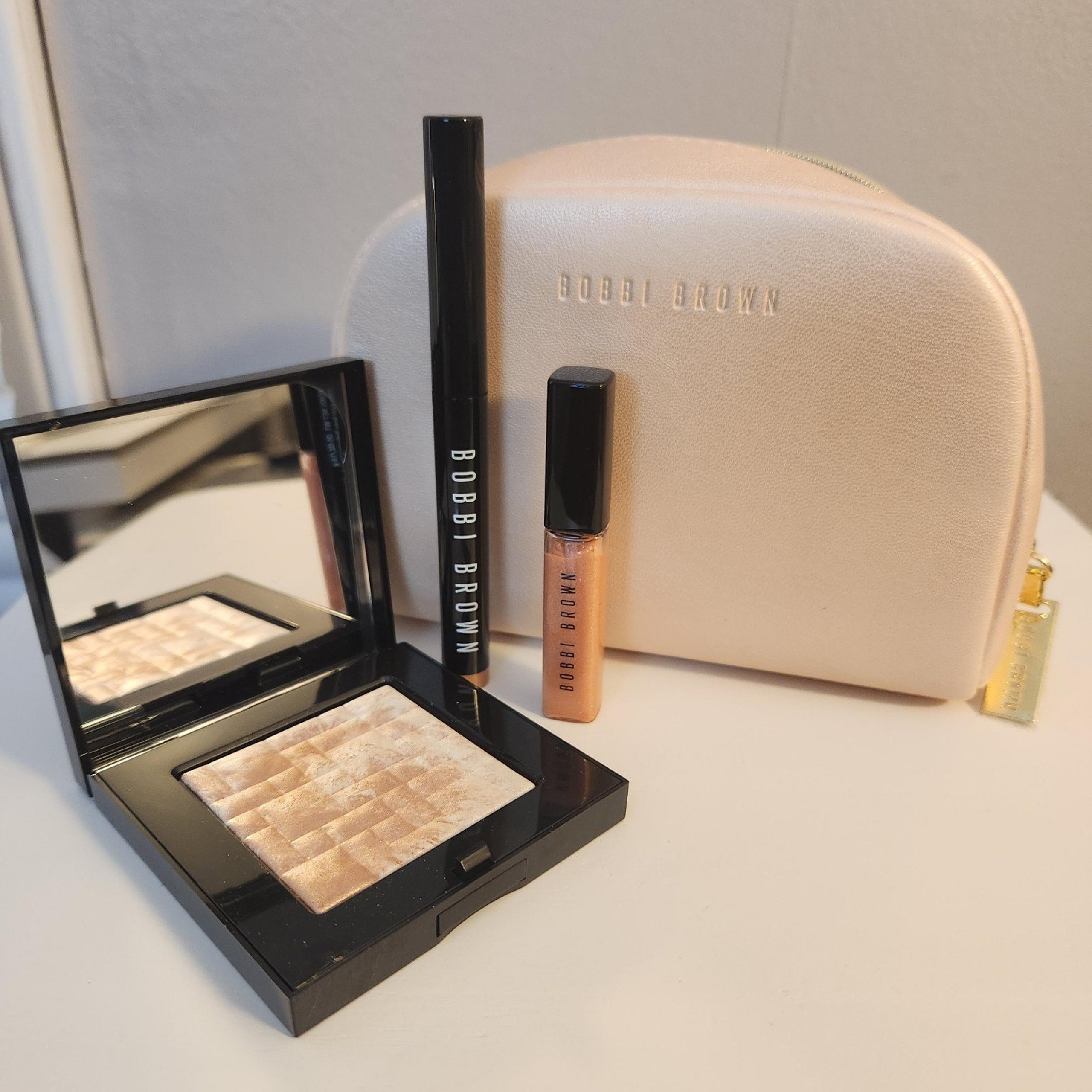 Bobbi Brown Makeup Set with Cosmetics Bag