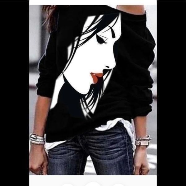 NWT Casual printed round neck long sleeve sweatshirt with abstract image.