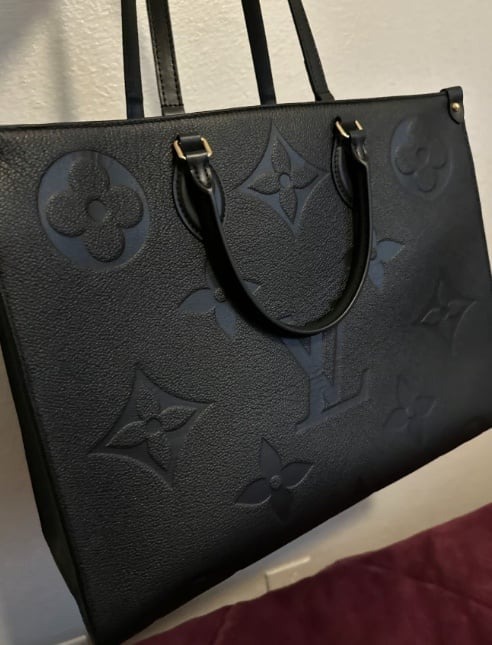 Classic black large capacity handbag