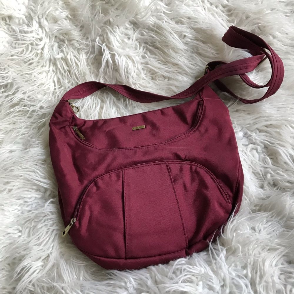 TRAVELON ANTI-THEFT ROUND HOBO