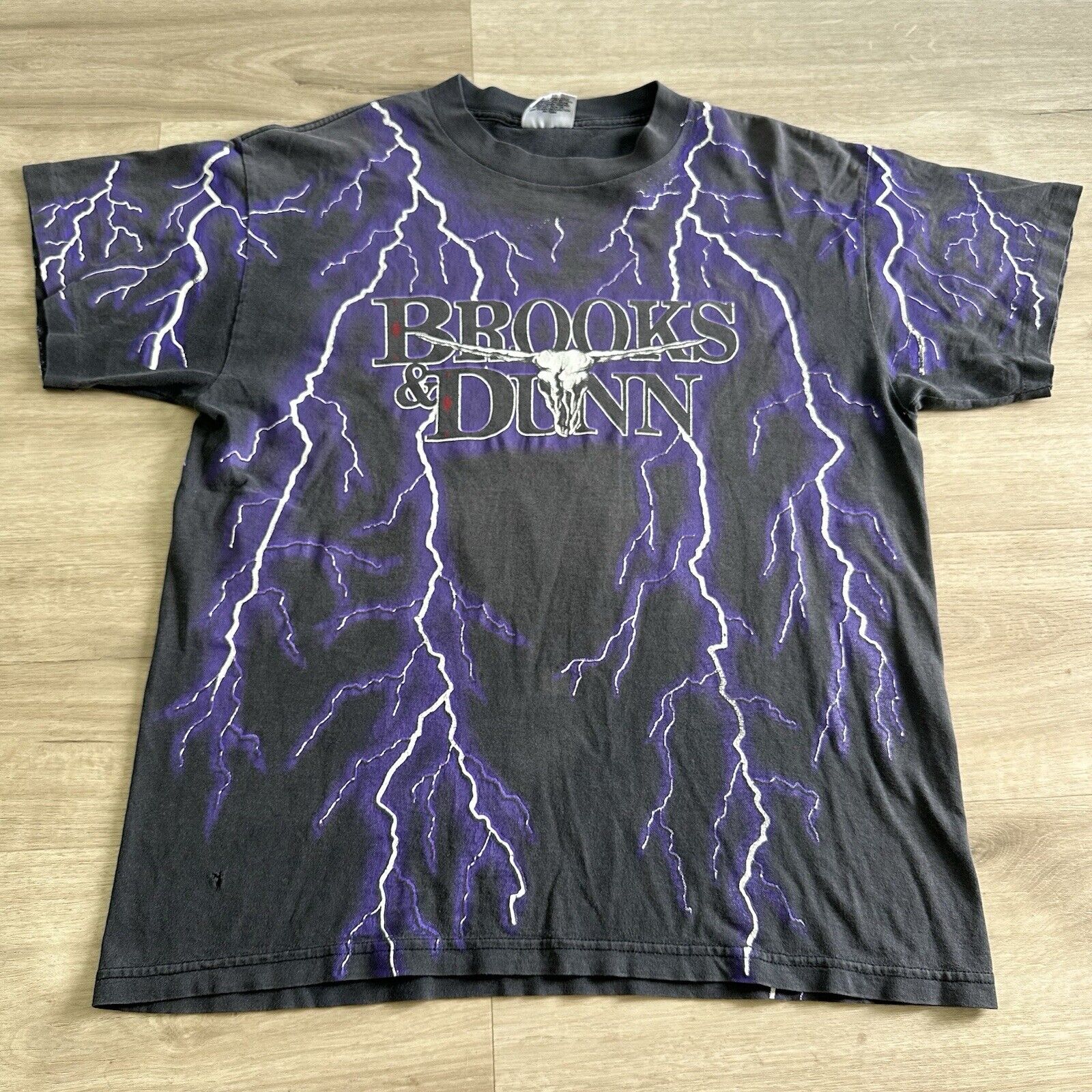 Vintage 90s Brooks & Dunn Electric Rodeo Men’s Tour Shirt Size L AOP Lightning