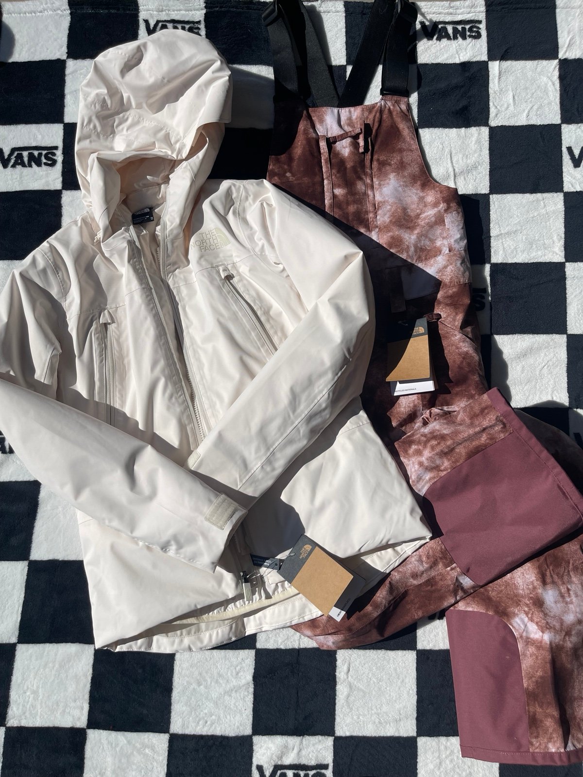Northface Women’s Clement Triclimate White Jacket & Woman’s Freedom Bib