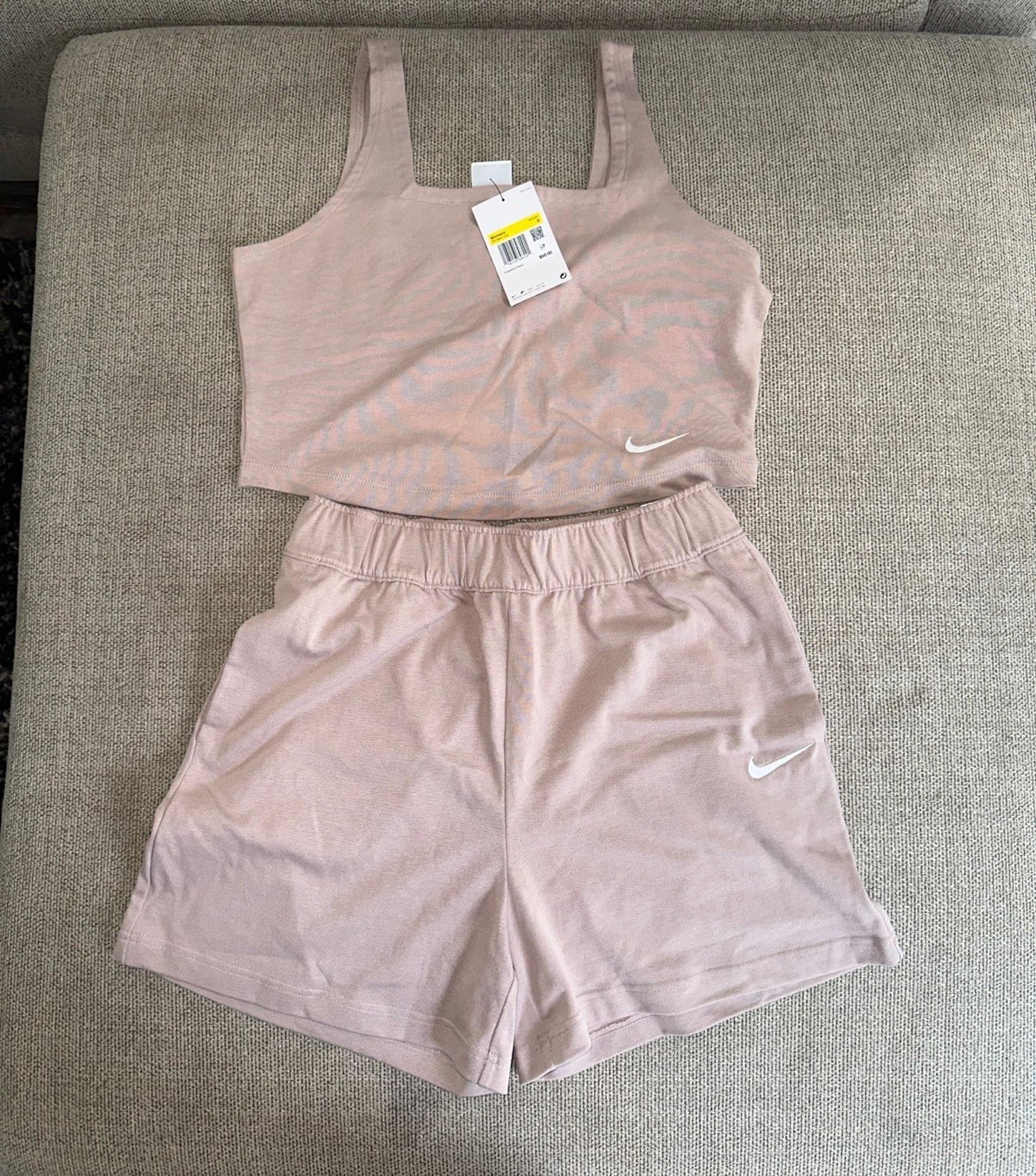Nike 2pc Short Set (NEW)