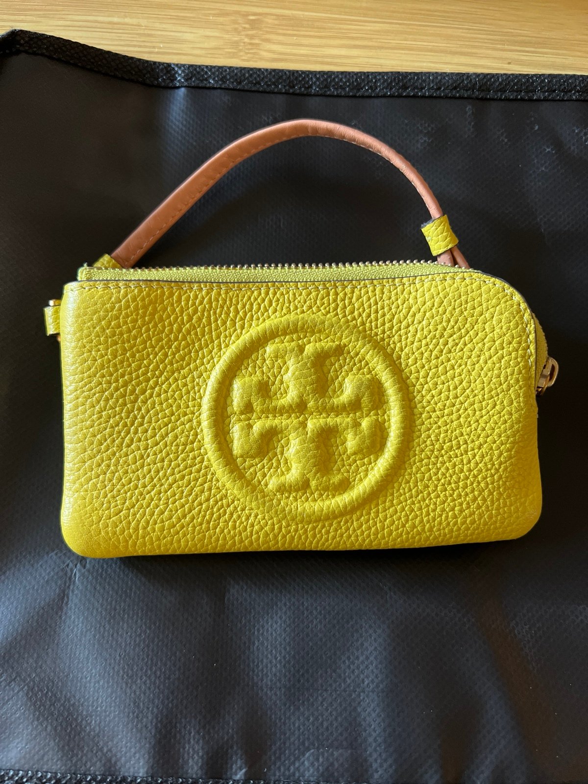 toryburch wristlet