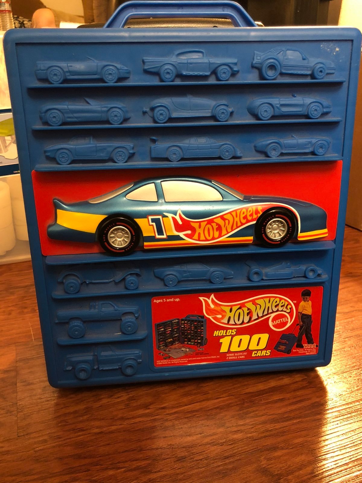 Vintage 1997 Hot Wheels 100 Car Storage