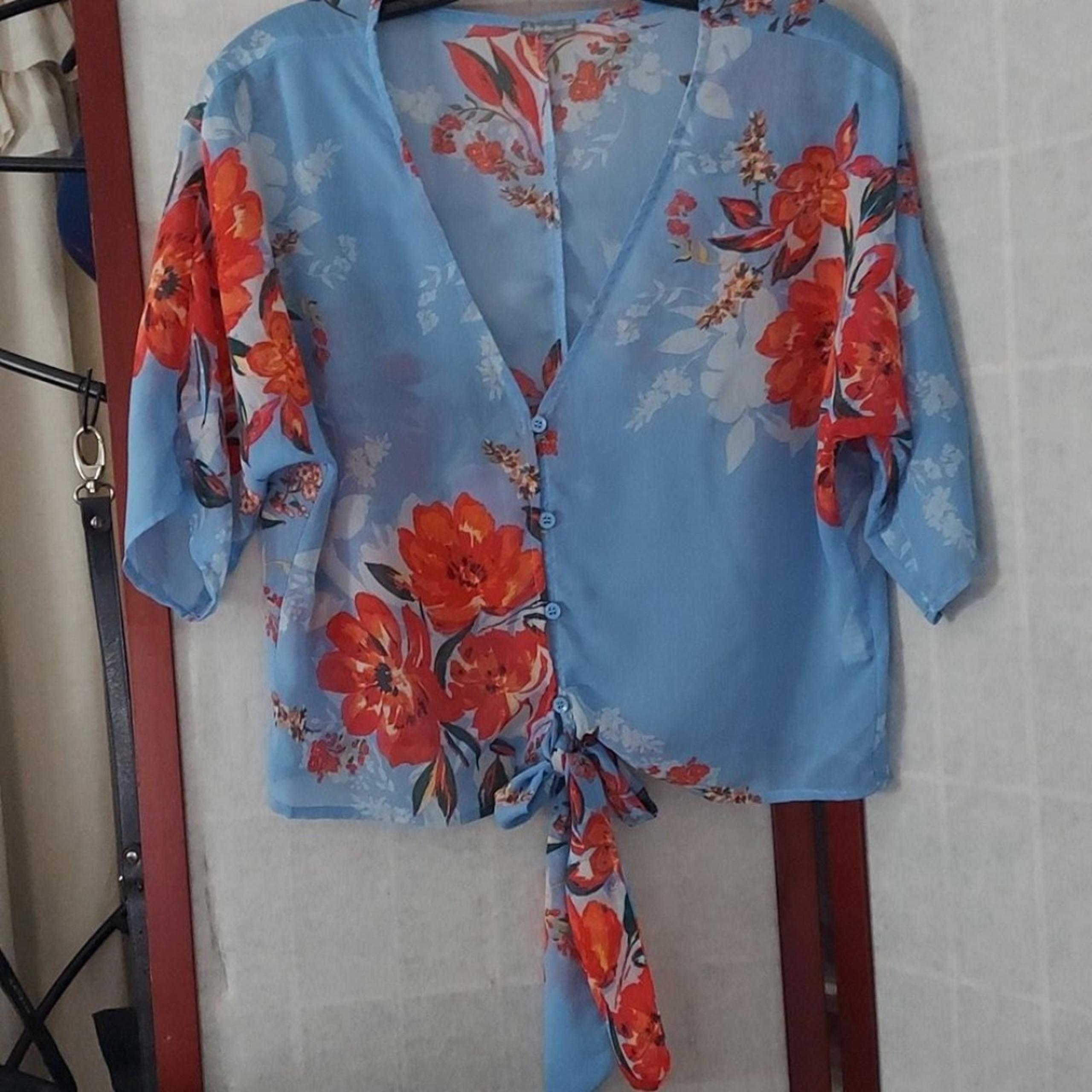 CHARLOTTE RUSSE Floral crop Tie blouse 3/4" Dolman sleeve Sz S