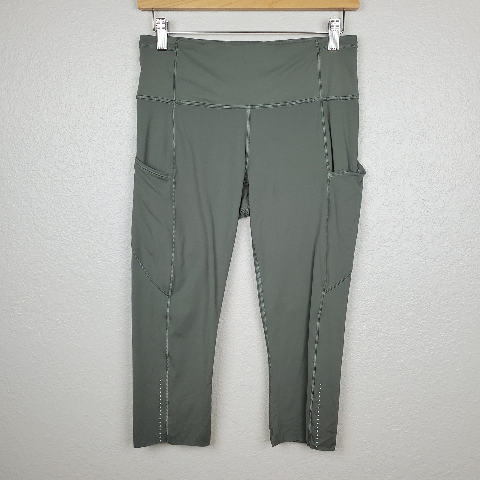 Lululemon Fast Free Crop II Size 8 Womens Leggings Nulux 19 Grey Sage Run Gym