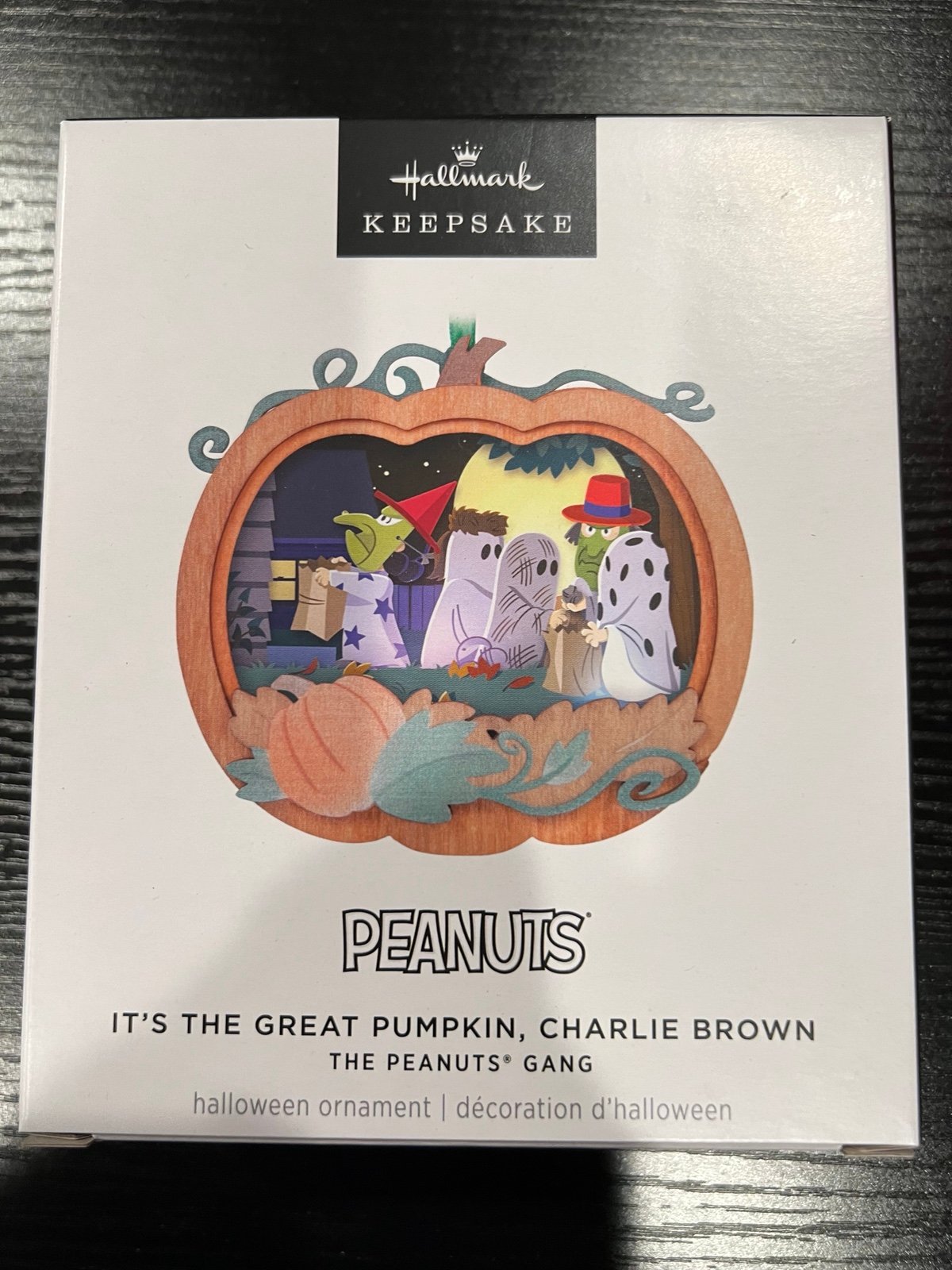 2024 Hallmark Peanuts Gang Halloween It's The Great Pumpkin Ornament Magic Light