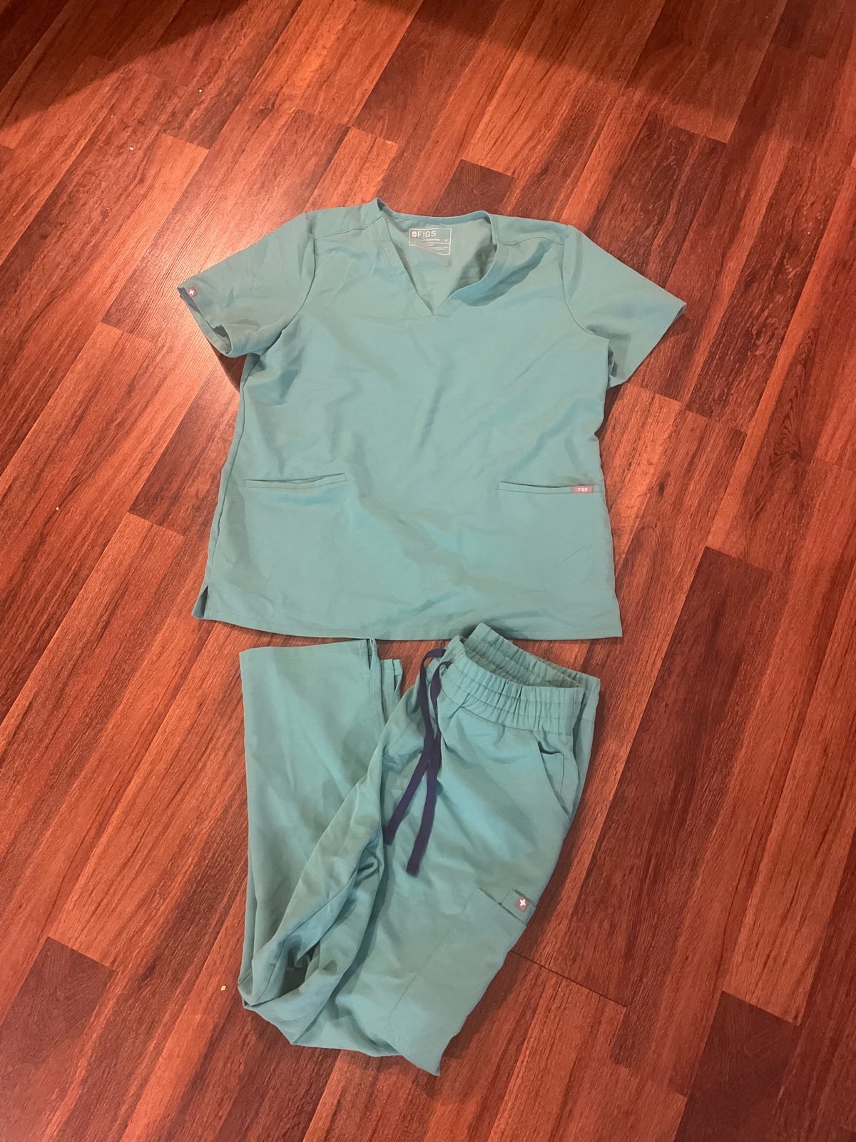 scrubs set