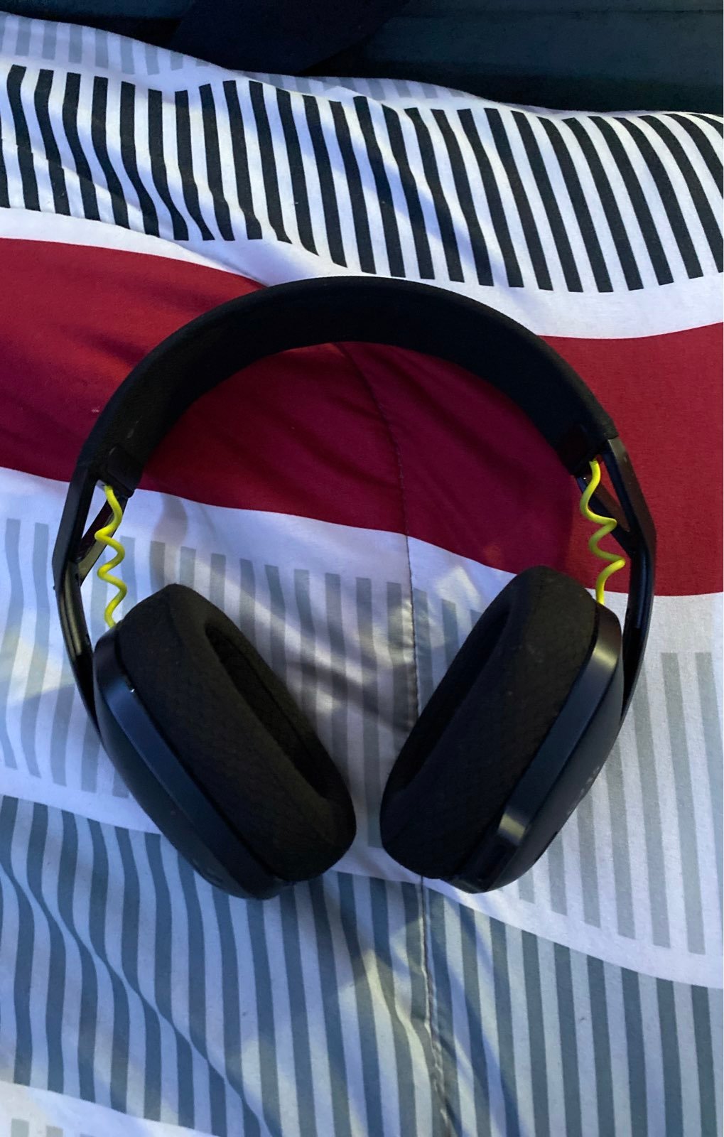 Logitech G435 LIGHTSPEED and Bluetooth Wireless Gaming Headset