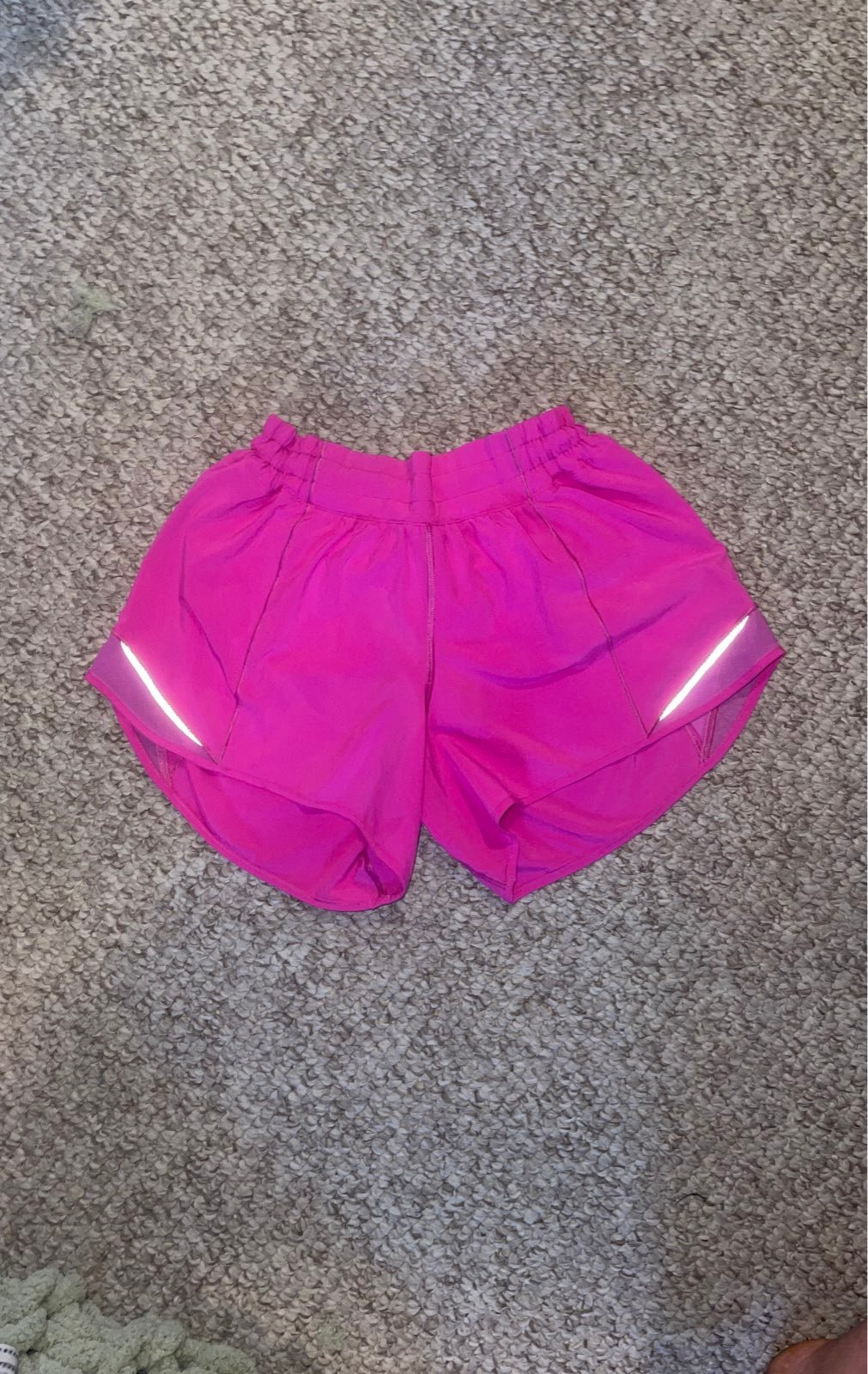 hotty hot pow pink lululemon shorts size 6