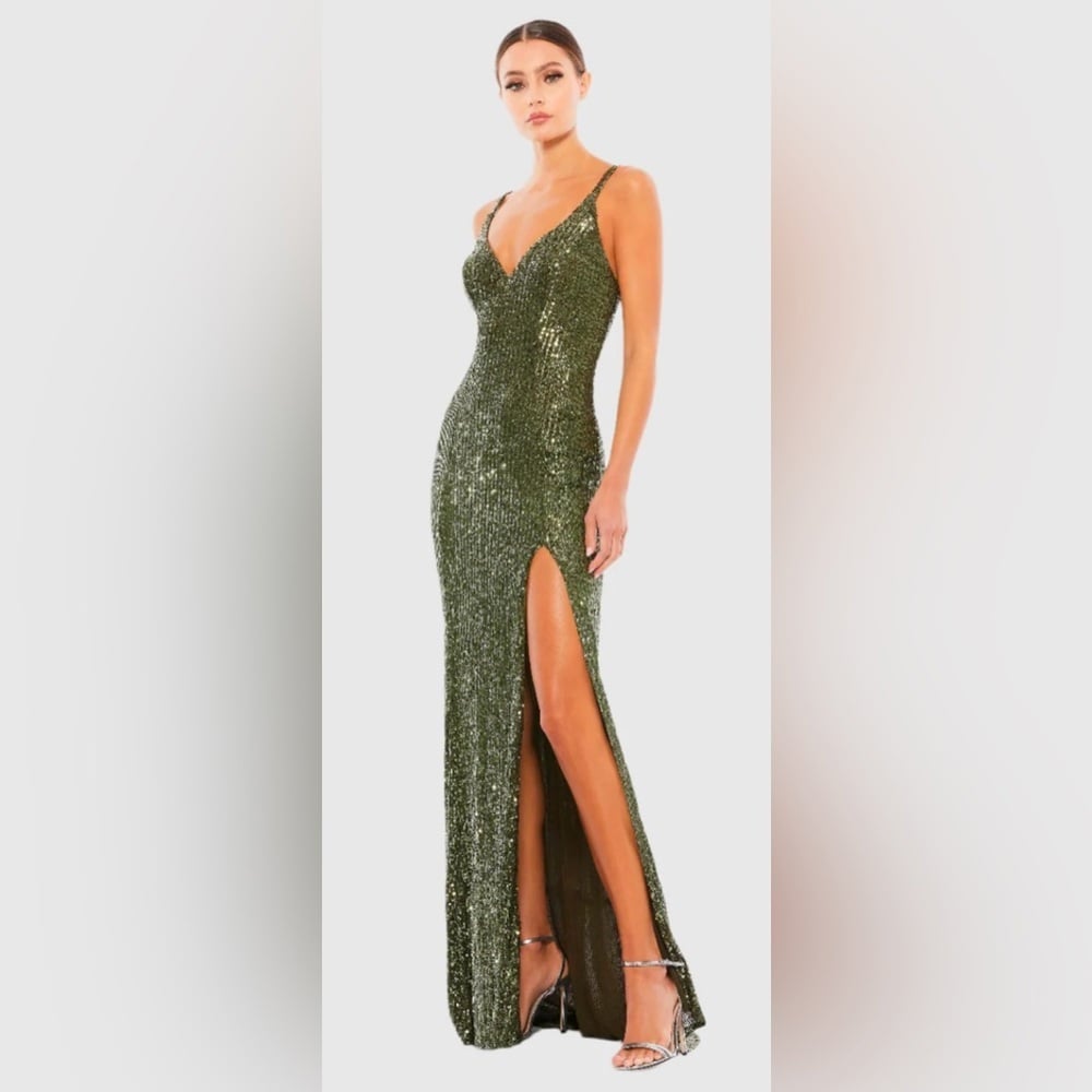 Size 10 IEENA FOR MAC DUGGAL 26443 Fully Sequined Scoop Back Gown