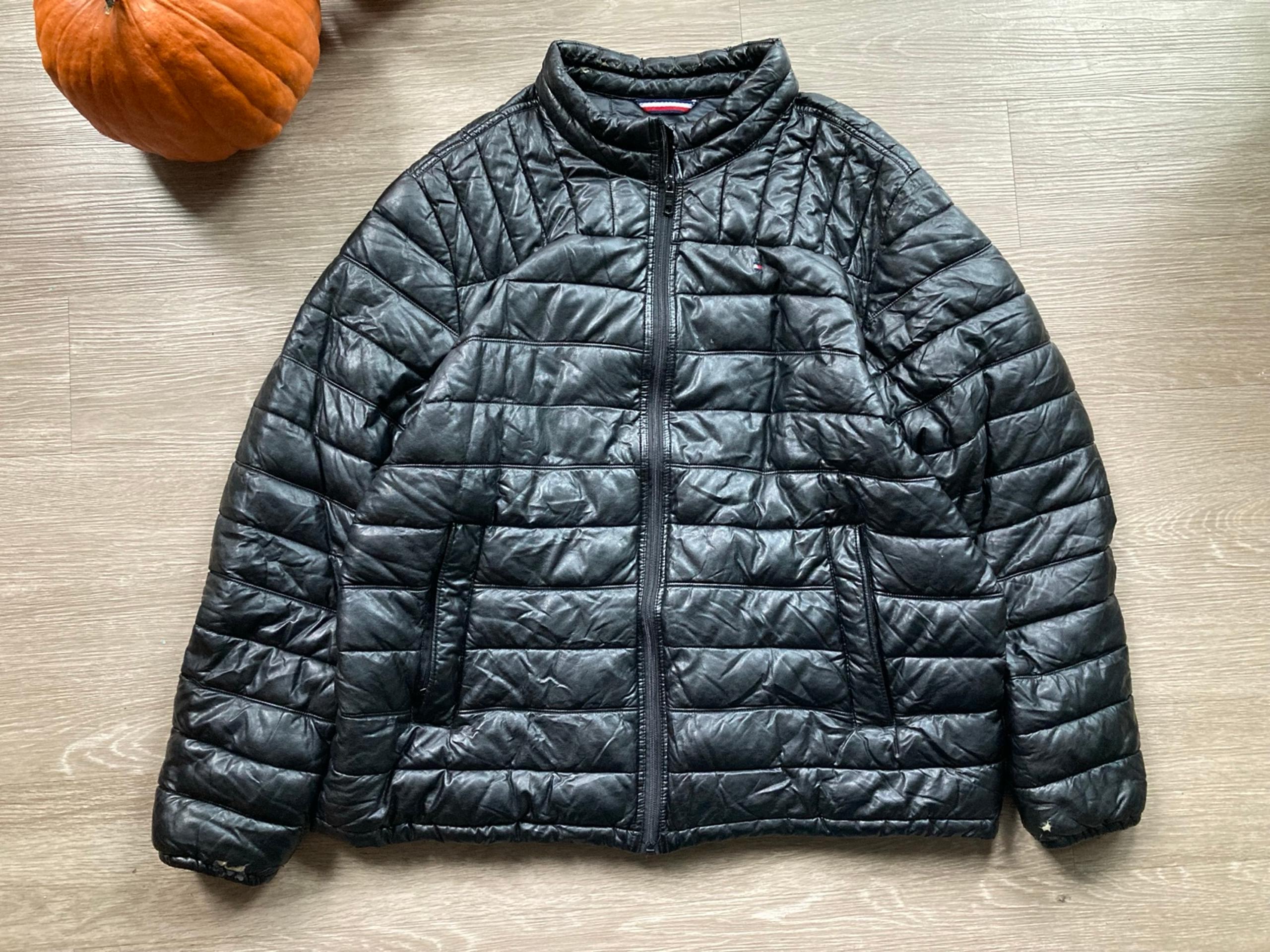 Men’s Y2K Tommy Hilfiger Faux Leather Puffer Black Jacket Streetwear Grunge