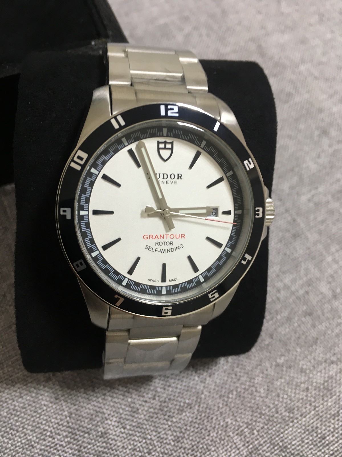 Grantour Date Bay White Dial Steel Strap Mens Watch