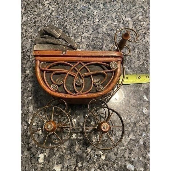 Vintage Wicker Baby Doll Carriage Buggy Antique Stroller Home Decor Planter