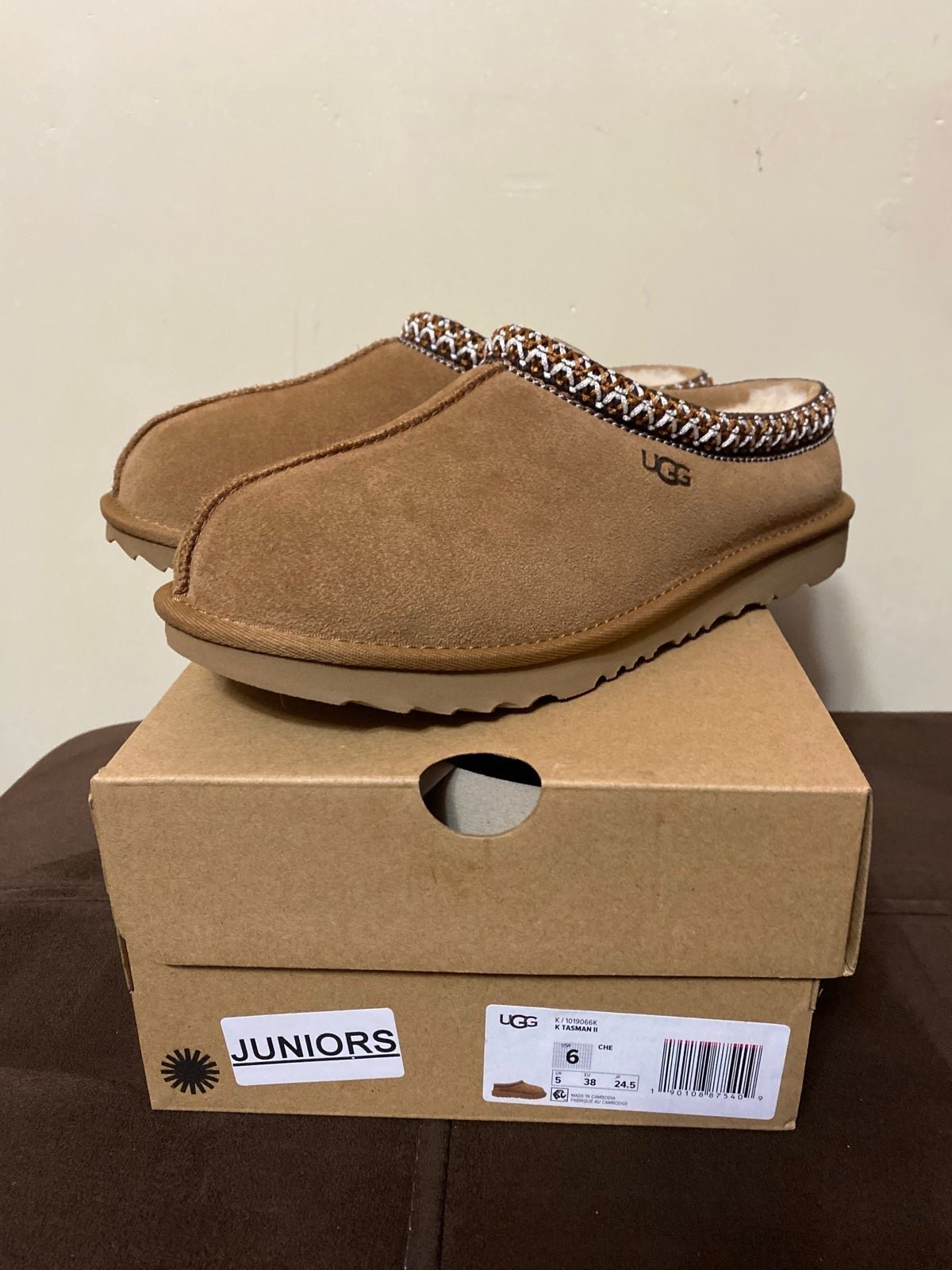 Brand New UGG Kids Tasman Slippers Chestnut Size 6
