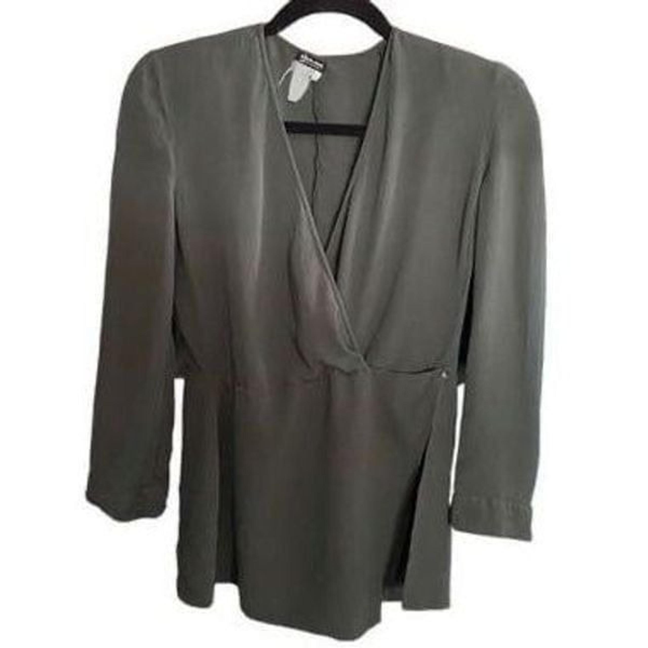 Giorgio Armani women’s green 100% silk faux wrap blouse/40/med