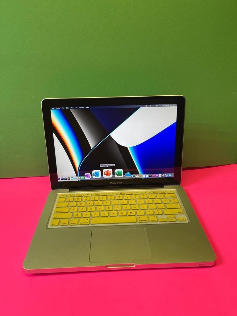 Apple MacBook Pro 13”-i5- 2.5GHz 16GBRAN 256GBSSD macOS Monterey 2022