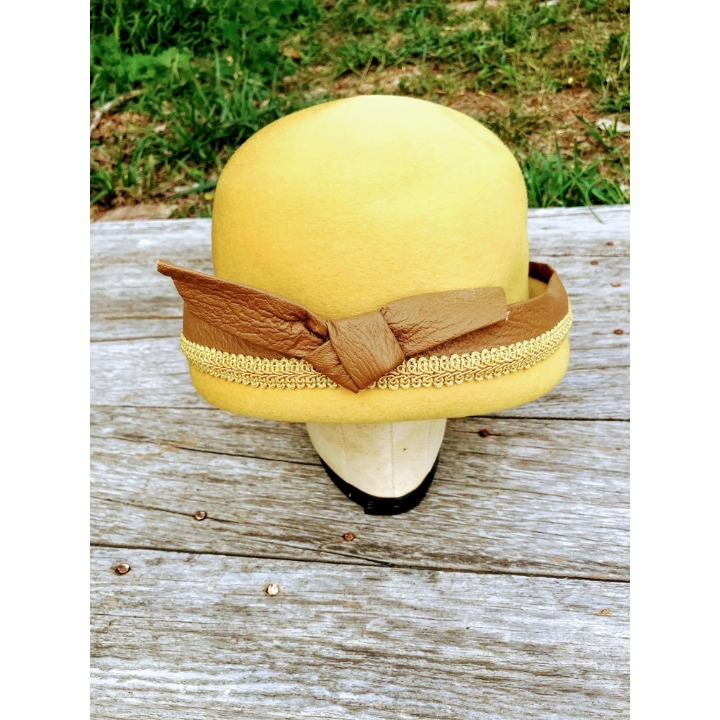 Vintage Ladies 1940s wool bowler Hat