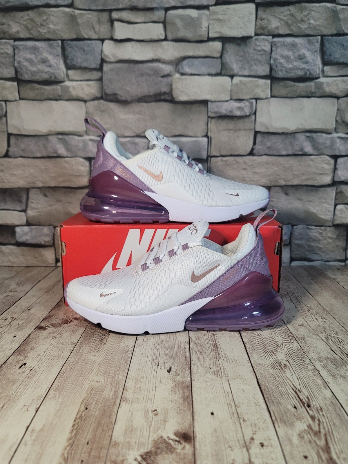 Nike Air Max 270 White Amethyst Wave shops Size 7Y / 8.5 Women’s